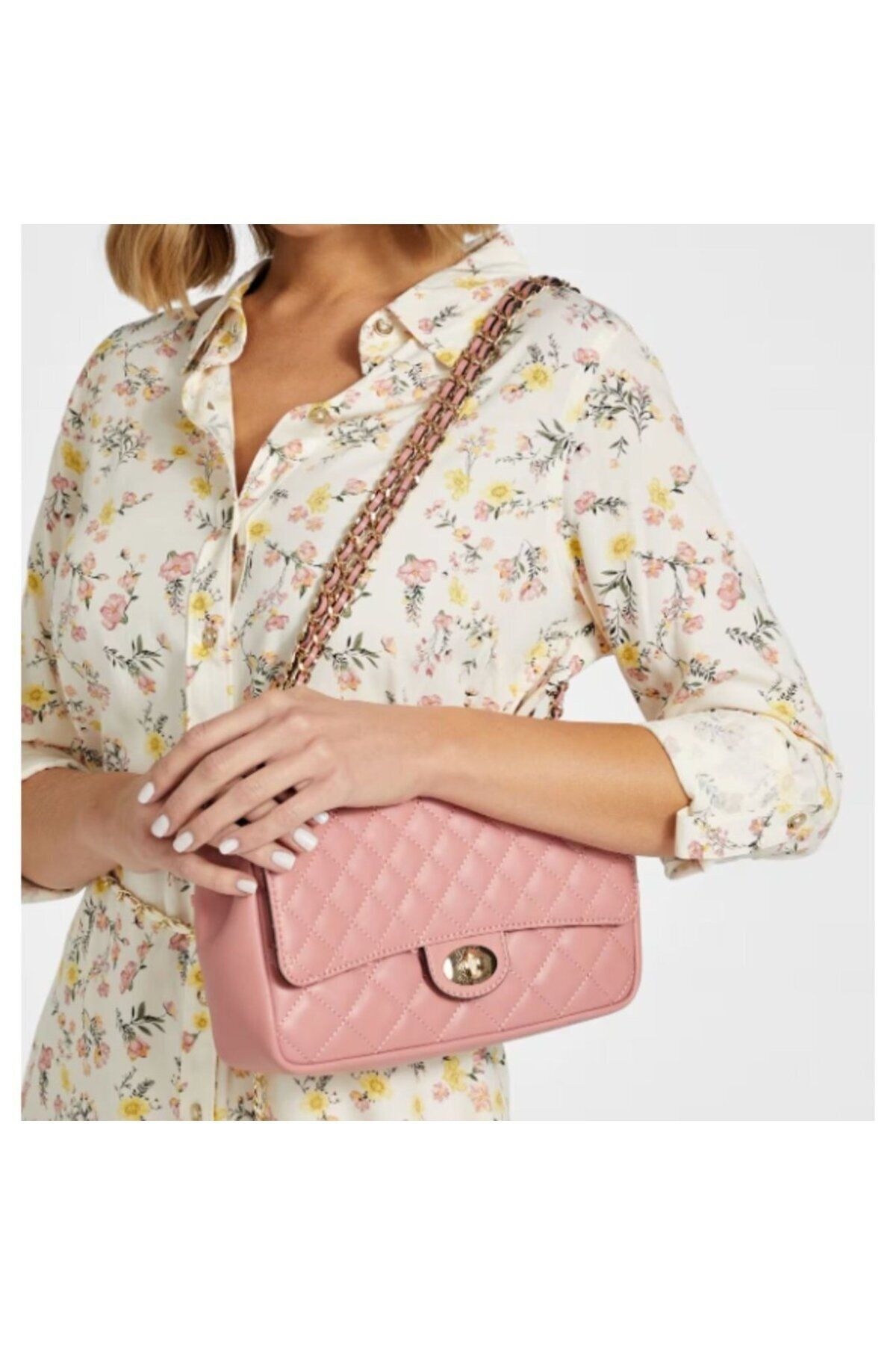 Guess Klasická Prošívaná Kabelka S Řetízkem Růžová 26/16/7 Gga