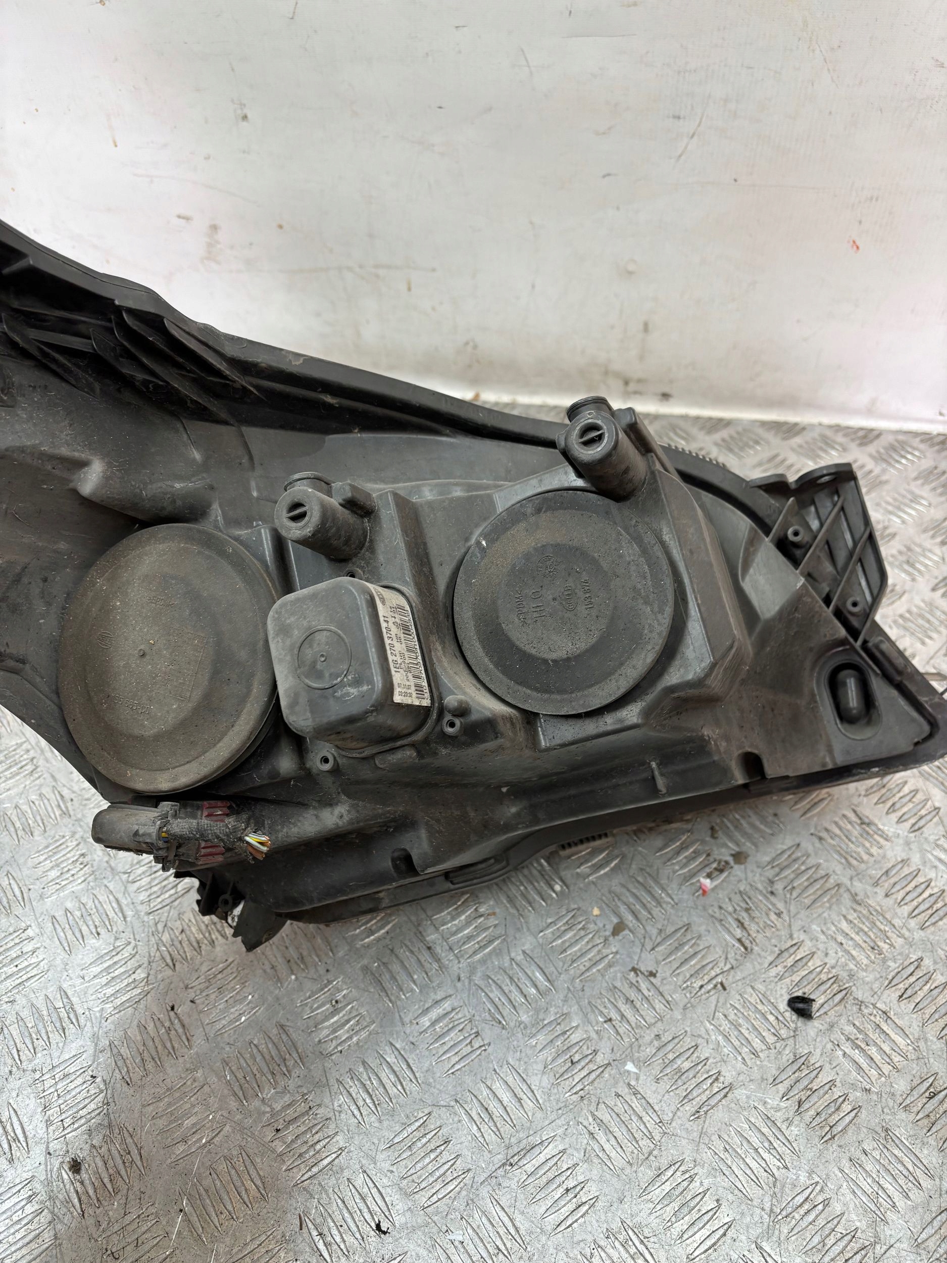 REFLEKTOR light left OPEL ASTRA H 3 III LIFT 07