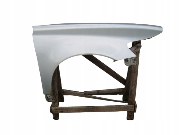 VOLVO S40 2 II LIFT 07- BŁOTNIK PRAWY PRZÓD 426-26