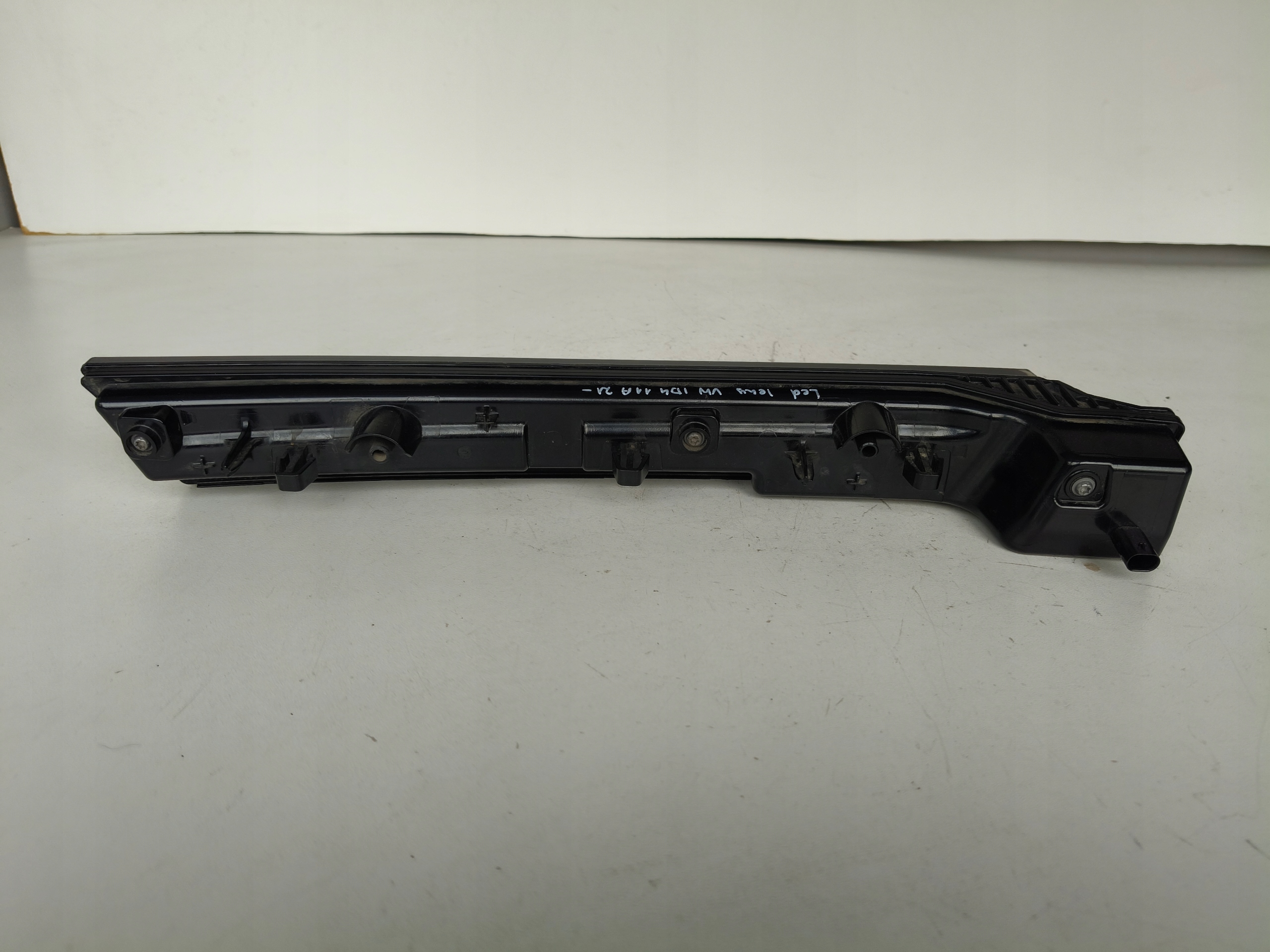 LED left DRL VW ID4 11A 21