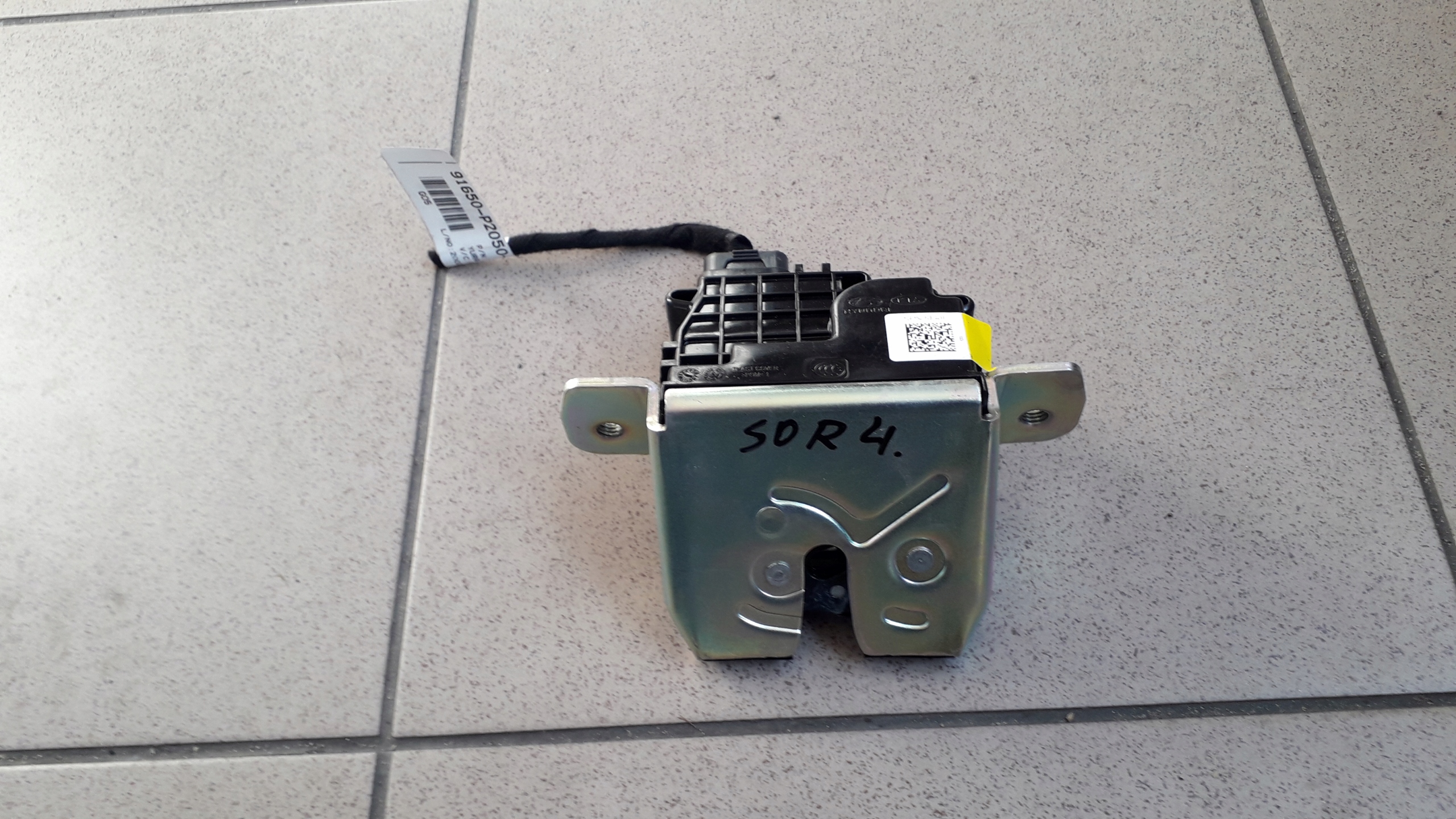 KIA SORENTO IV 2020-ЗАМОК БАГАЖНИКА ЗАДНИЙ