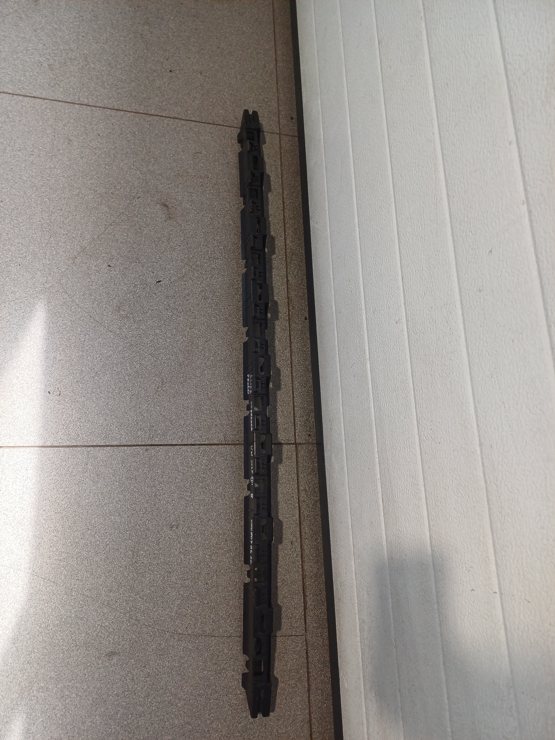 support console pare choc avant avant VW GOLF 8 VIII 5H0807963C