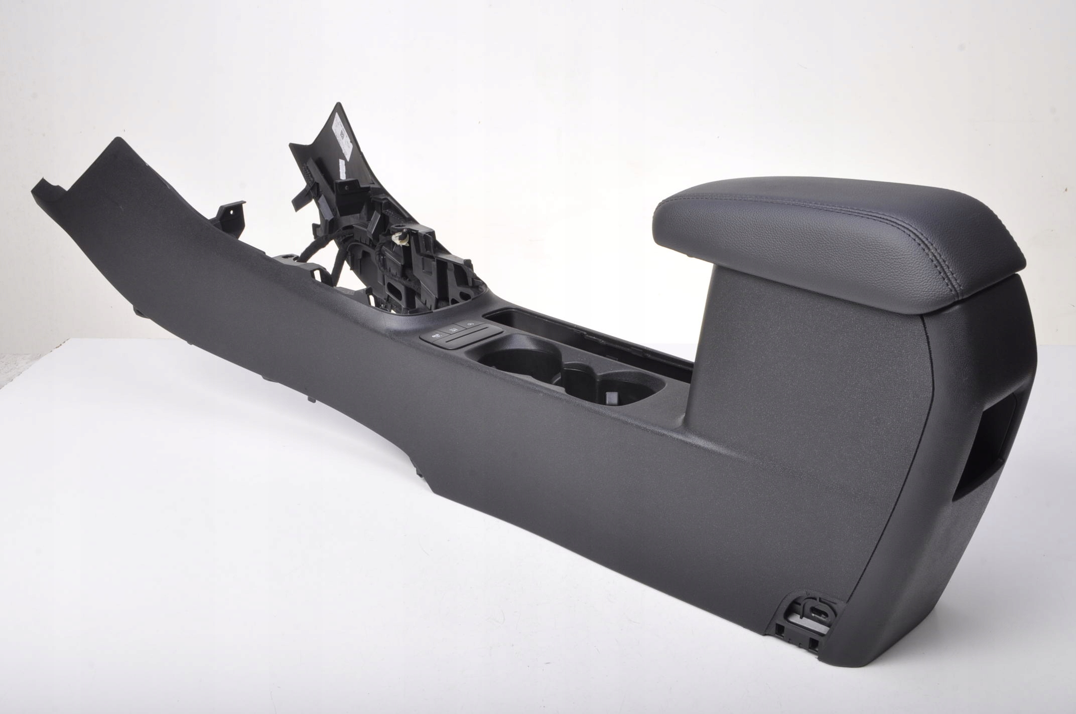 FORD FIESTA MK8 ТУНЕЛЬ ЦЕНТРАЛЬНИЙ ПІДЛОКІТНИК