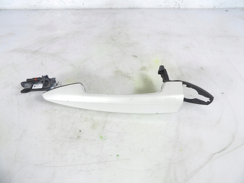 BMW X1 F48 handle front left 742211902 A96
