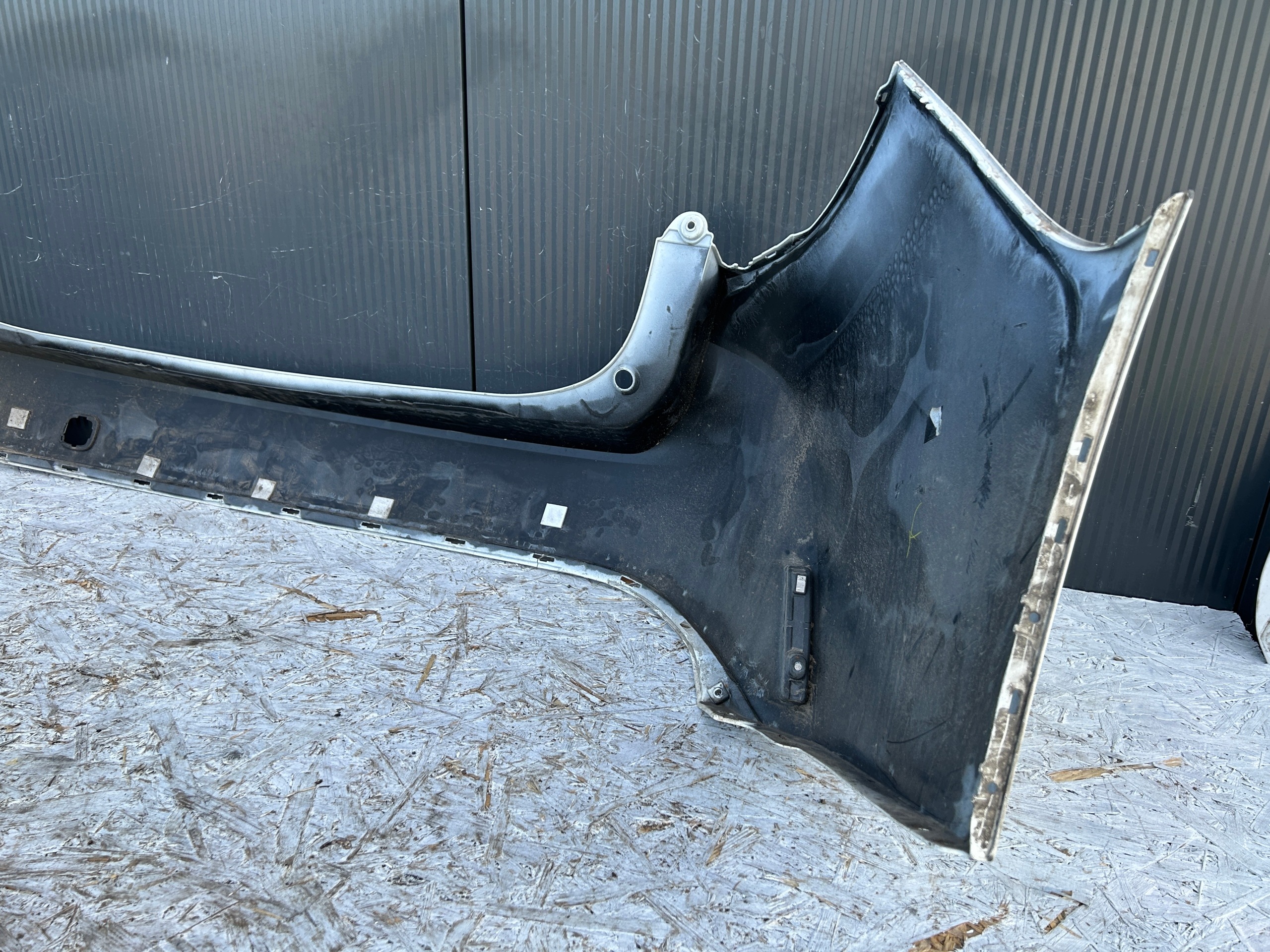 stoßstange heck hinten TOYOTA COROLLA E21 KOMBI 18