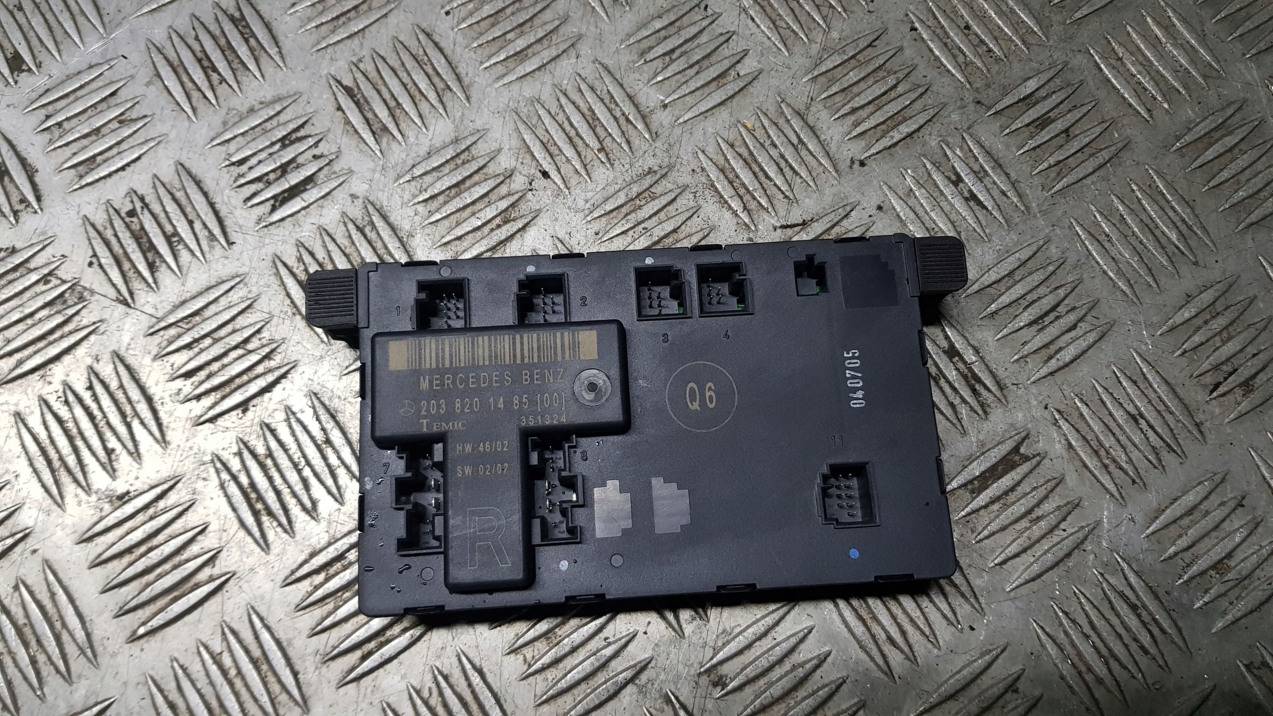 MERCEDES W203 module door right front 2038201485