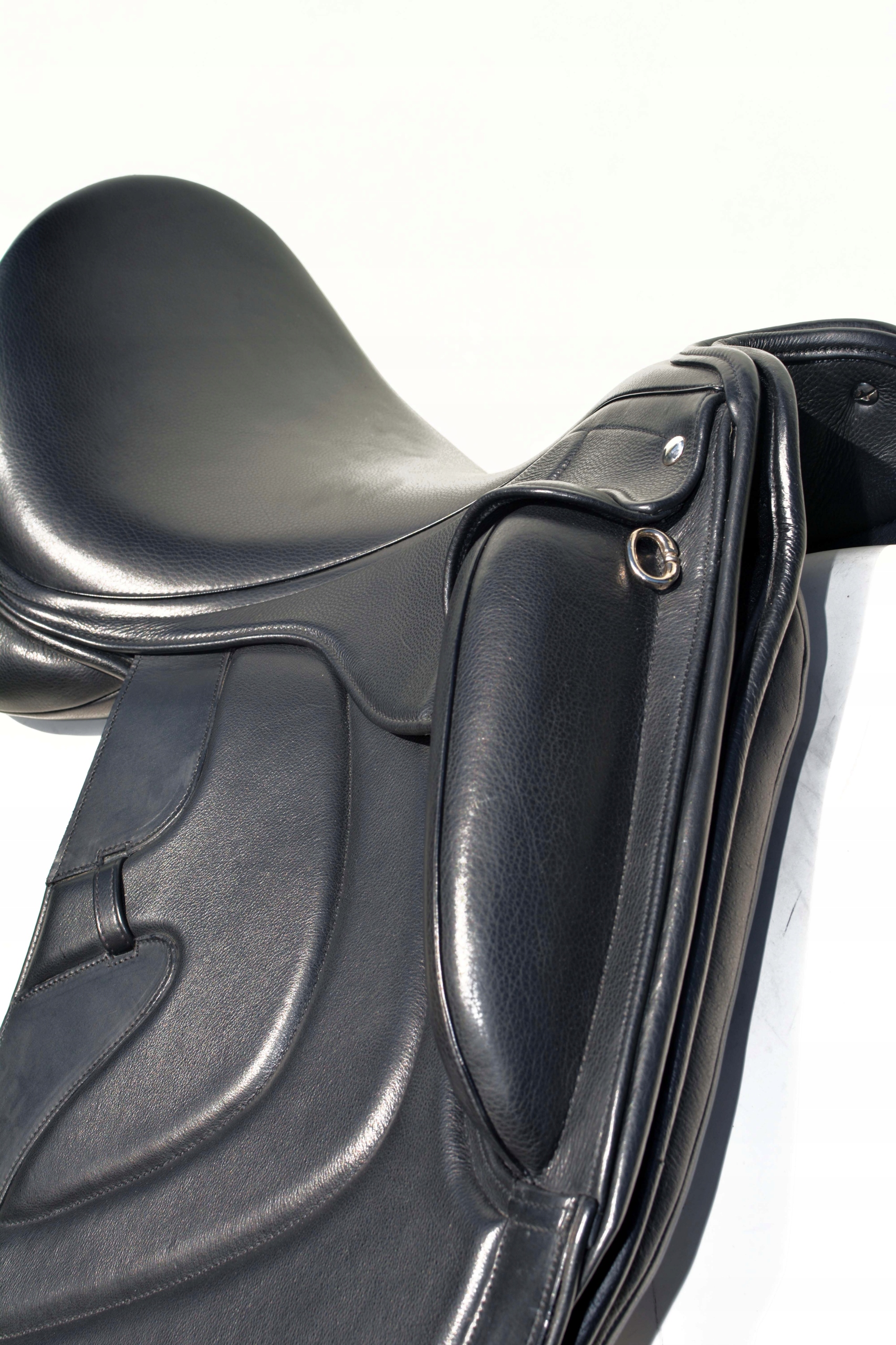 Siodło Ujeżdżeniowe Z Wymienym Łękiem 17,5C Jedna Tybinka- Nowy Model