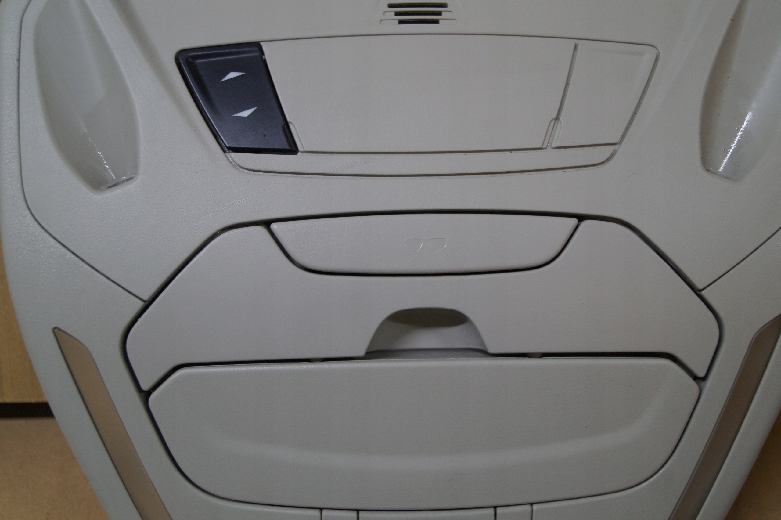лампочка бардачок Обшивка потолка c-max MK2