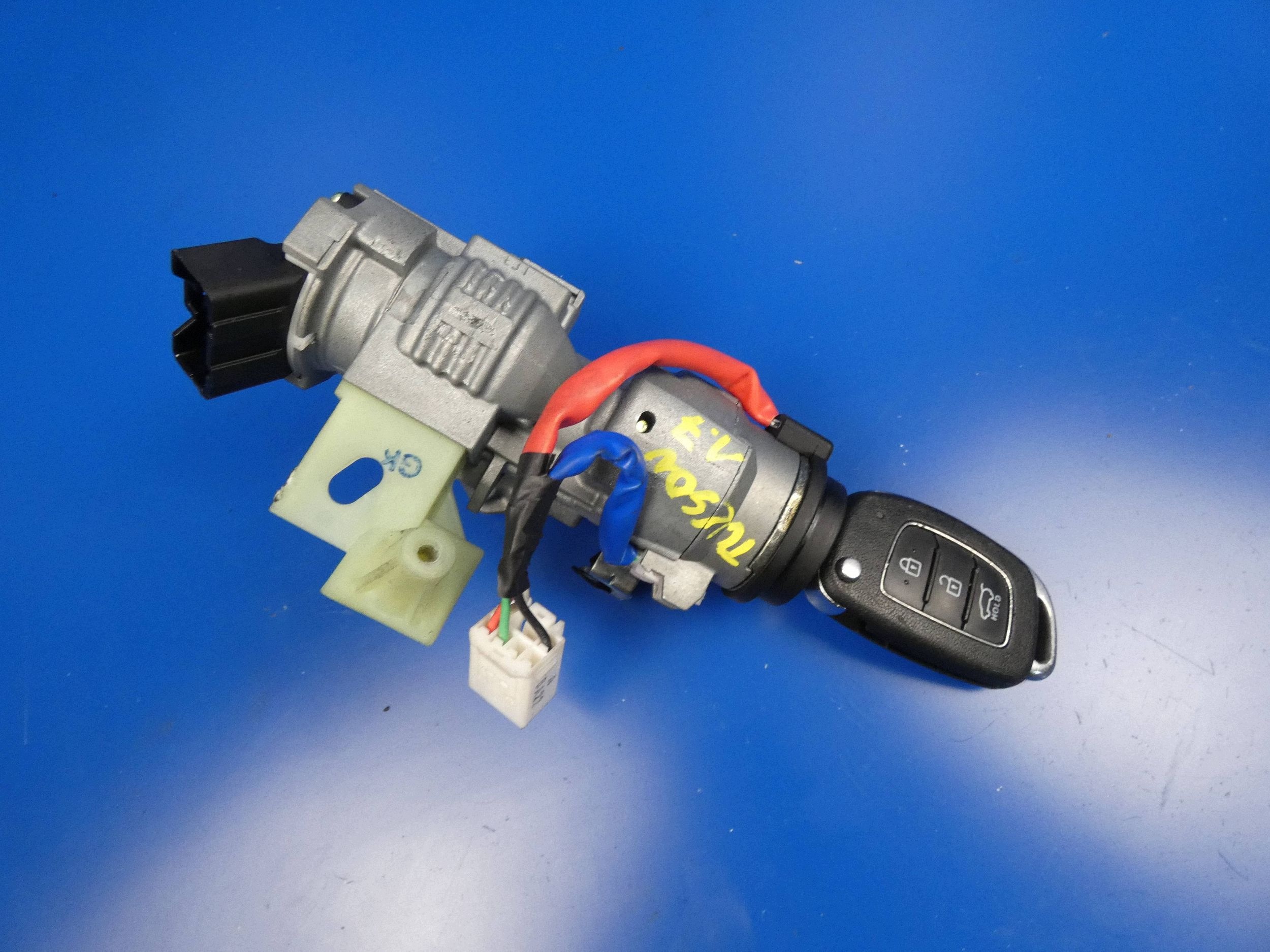 HYUNDAI TUCSON III ignition + key