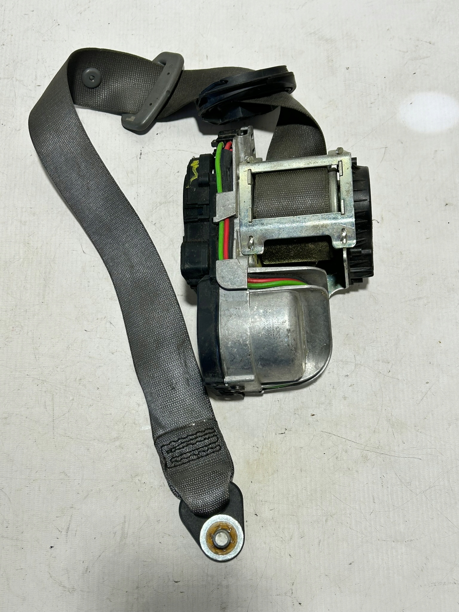 MERCEDES W221 Gurten vorne links grau