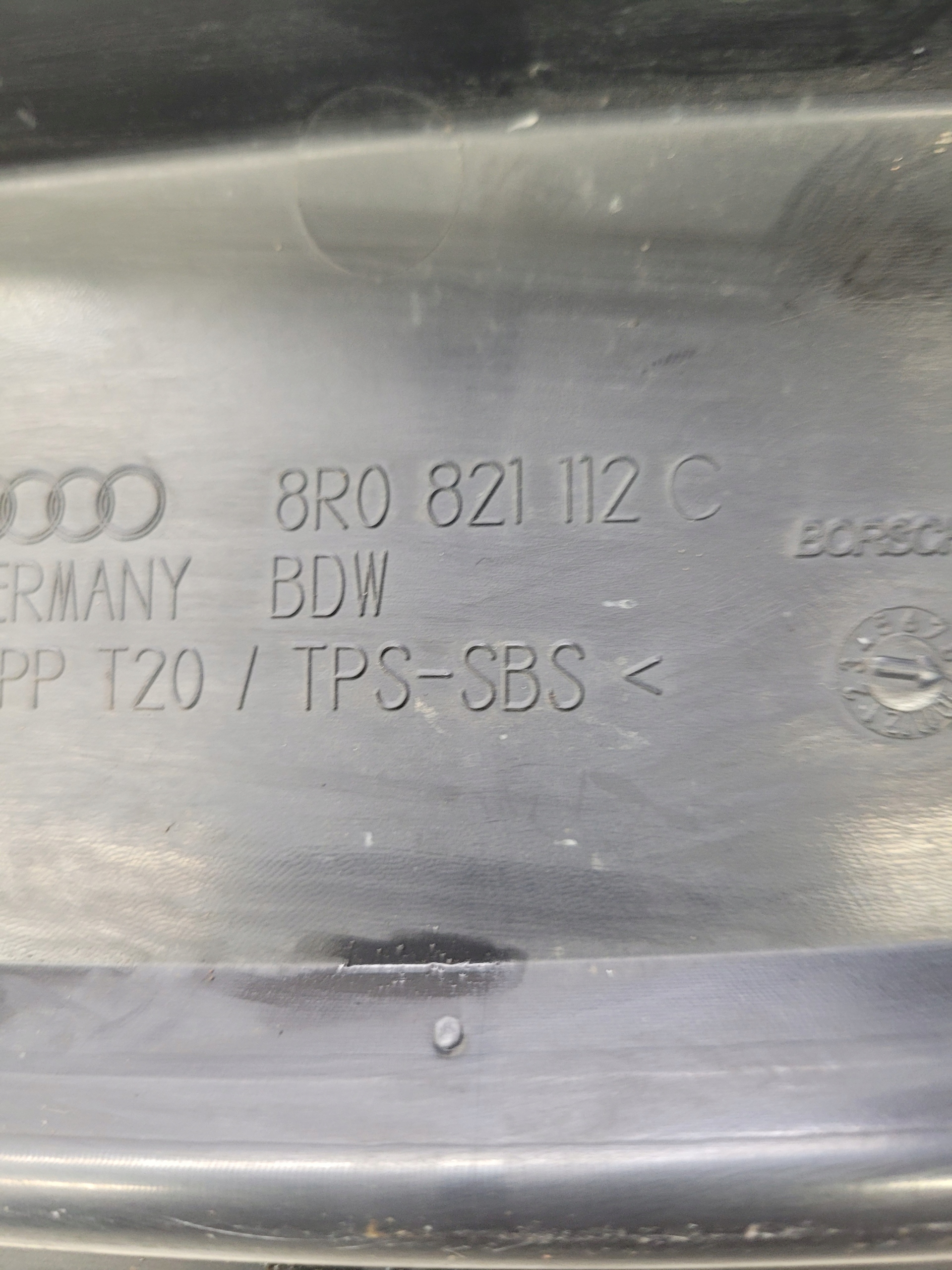 INSONORISATION AILE DROIT AUDI Q5 8R 8R0821112C