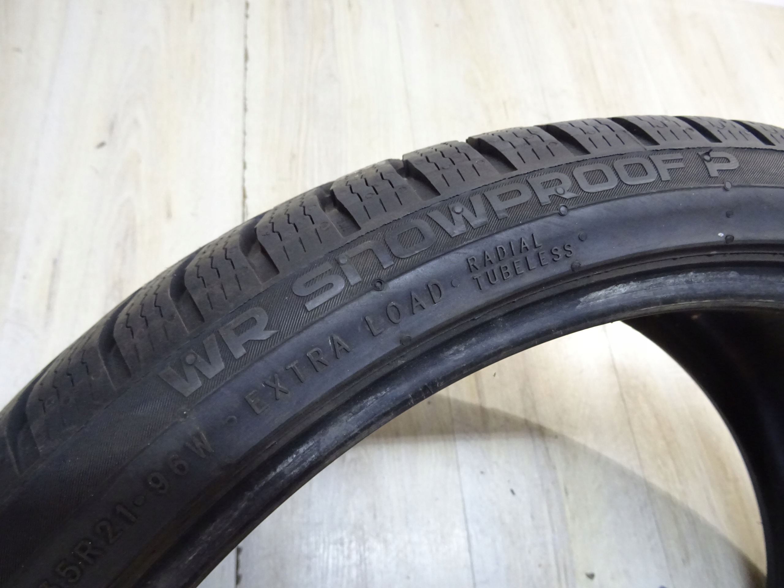 OPONA Nokian Tyres WR Snowproof P 245/35R21 96W Średnica 21