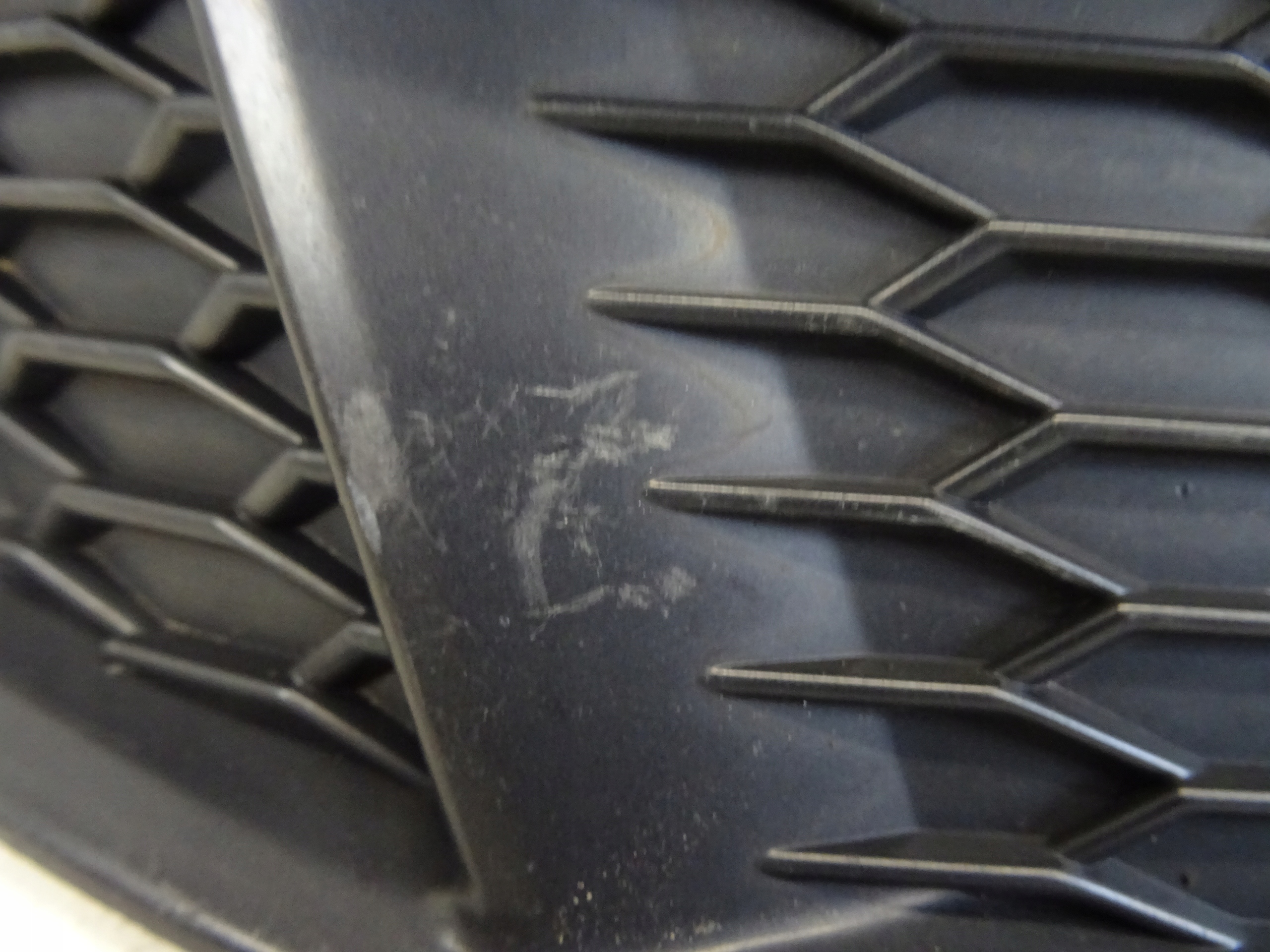 grid of a bumper front front right A4 S4 B9 S-LINE 8W0807682K