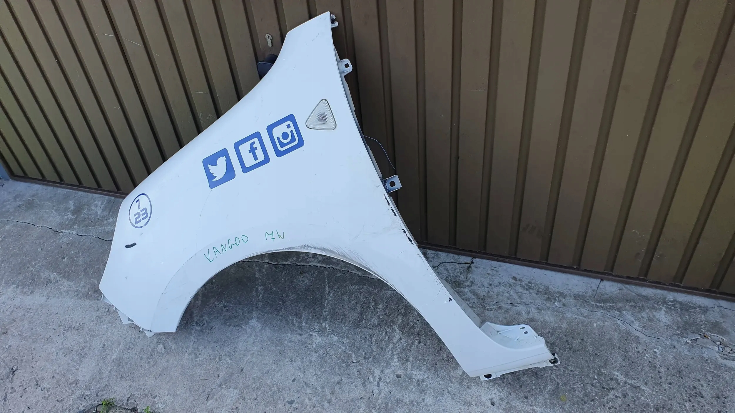 Renault Kangoo II 2 08-13 left fender front front $
