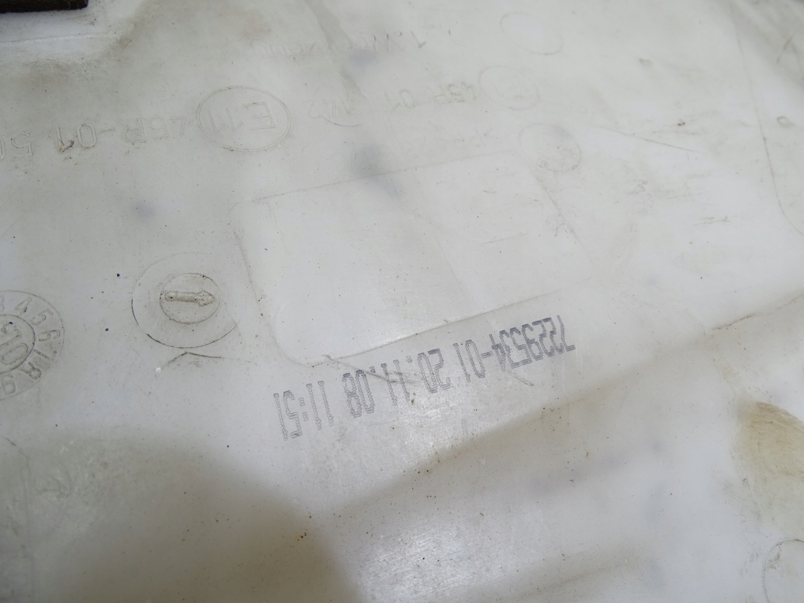 washer fluid tank BMW E88 7229534 (20210481)
