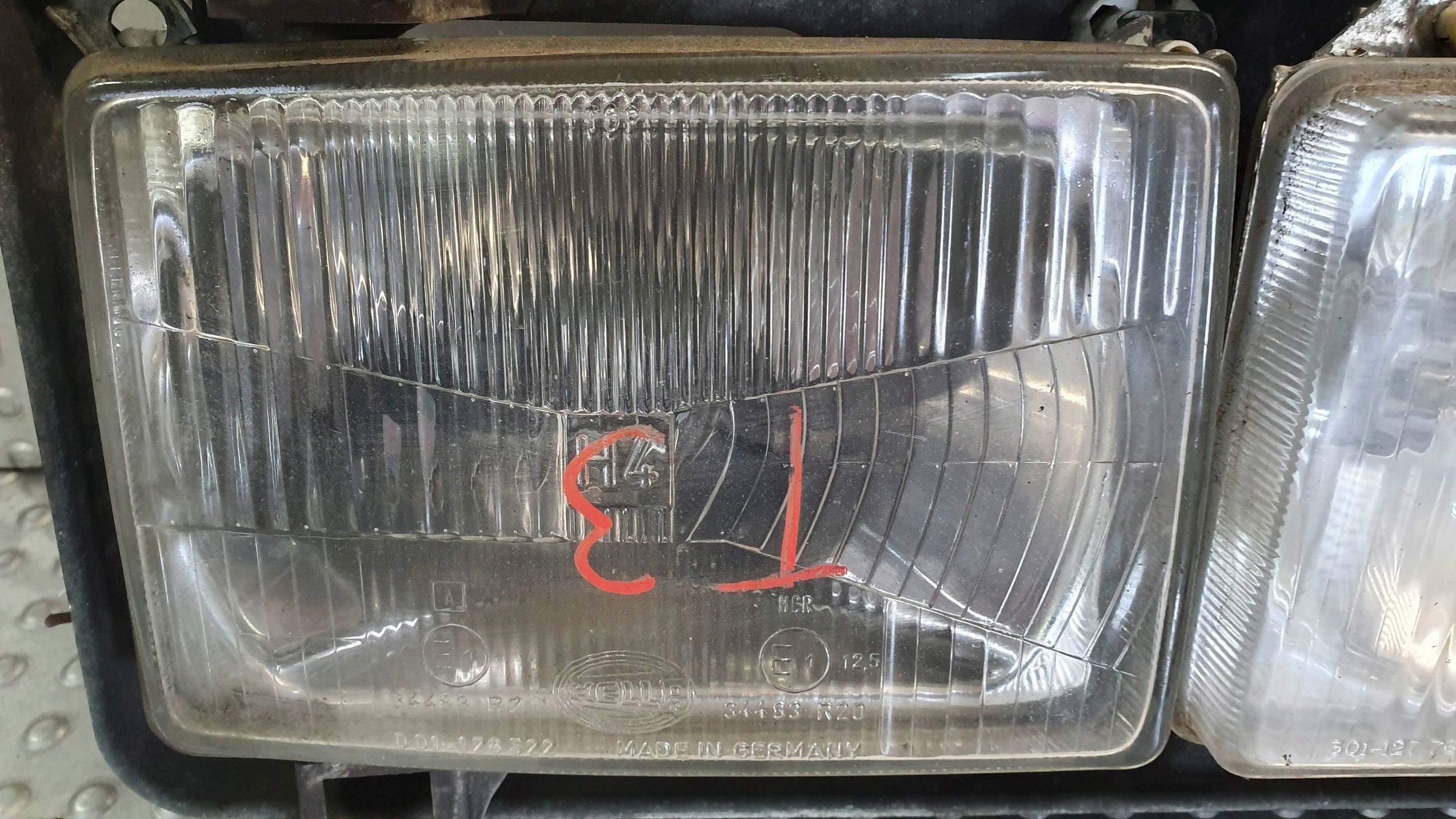 light front right VW TRANSPORTER T3 LIFT 85- 255941006