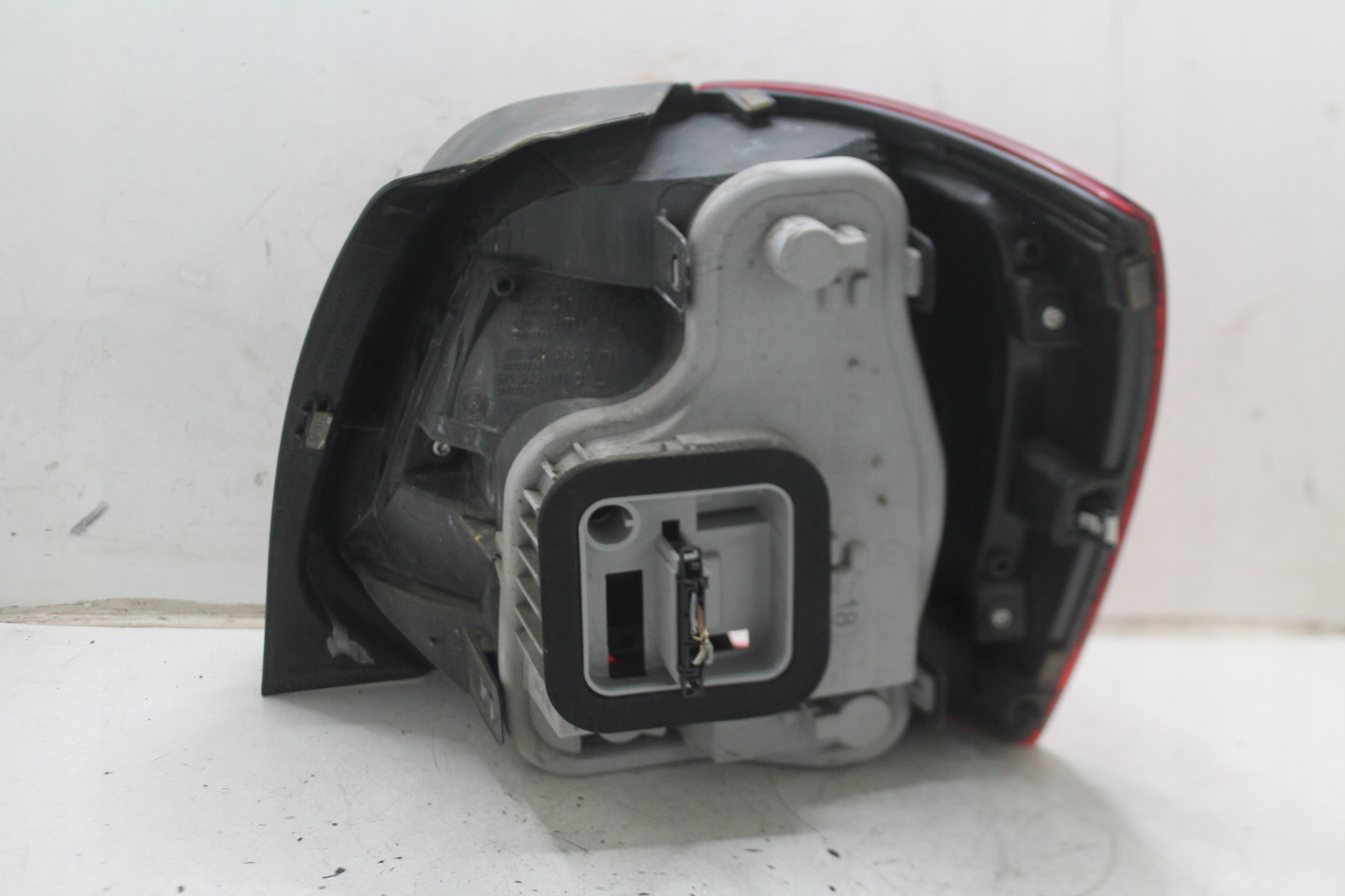 light left rear part left rear 6R0945111B VW POLO V 6R 09-14
