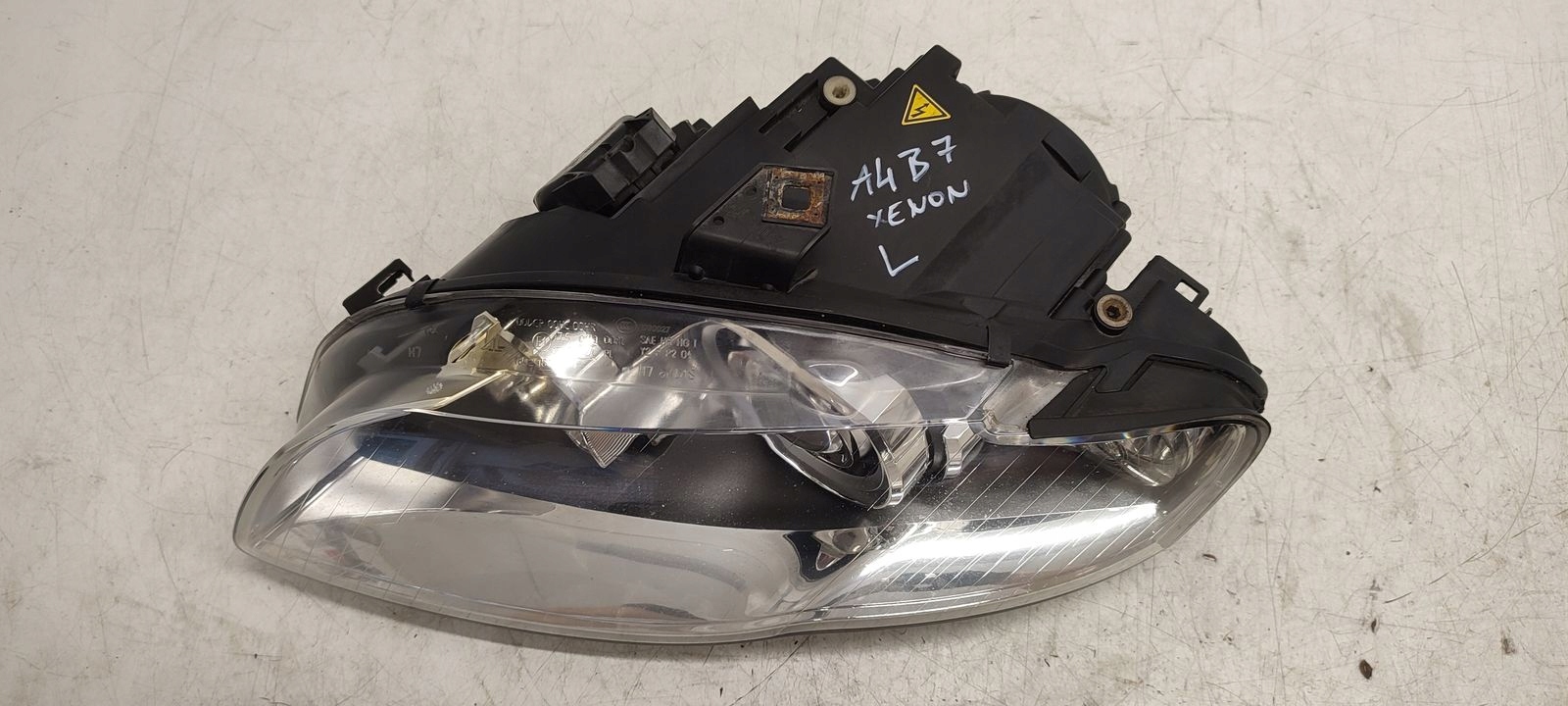 light front front left xenon Audi A4 B7 2,7 TDI