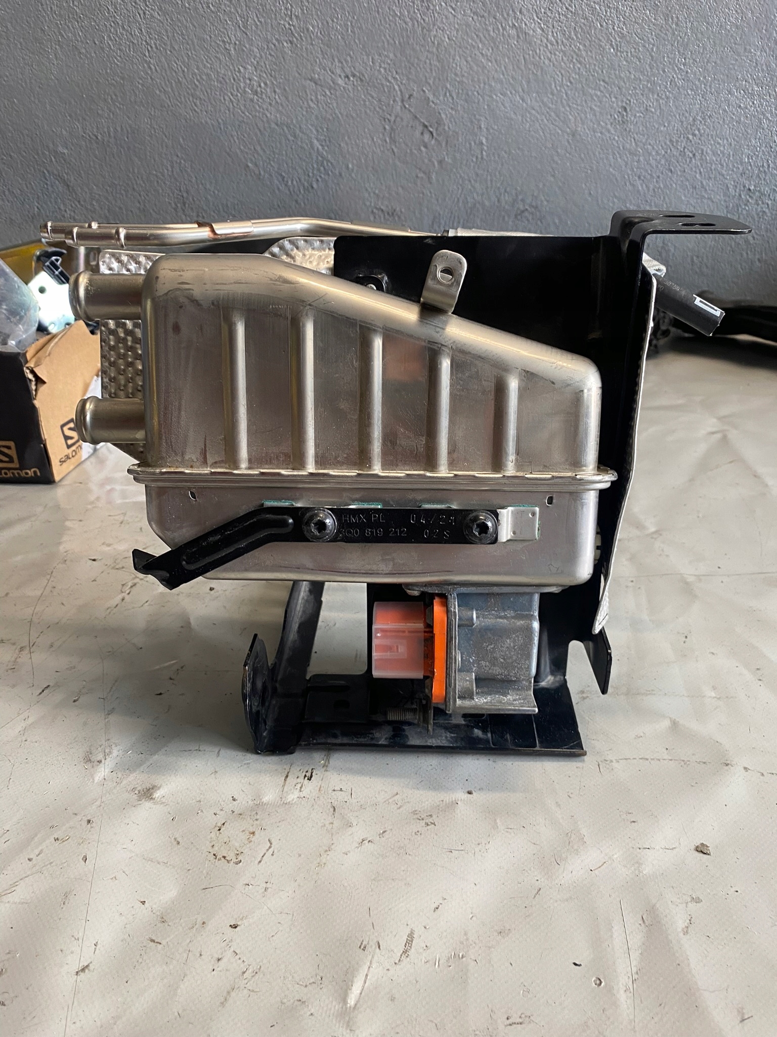 AUDI E-TRON 55 WYMIENNIK CIEPŁA 3Q0963231E