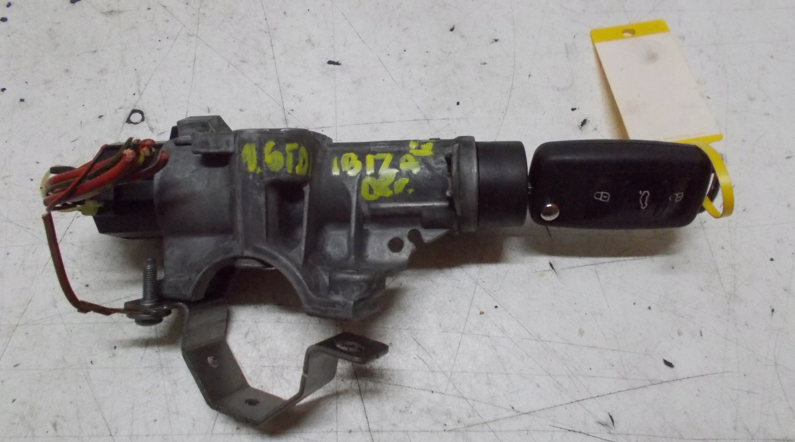 SEAT IBIZA IV 08R 1.6 TDI ignition key 4B09058510