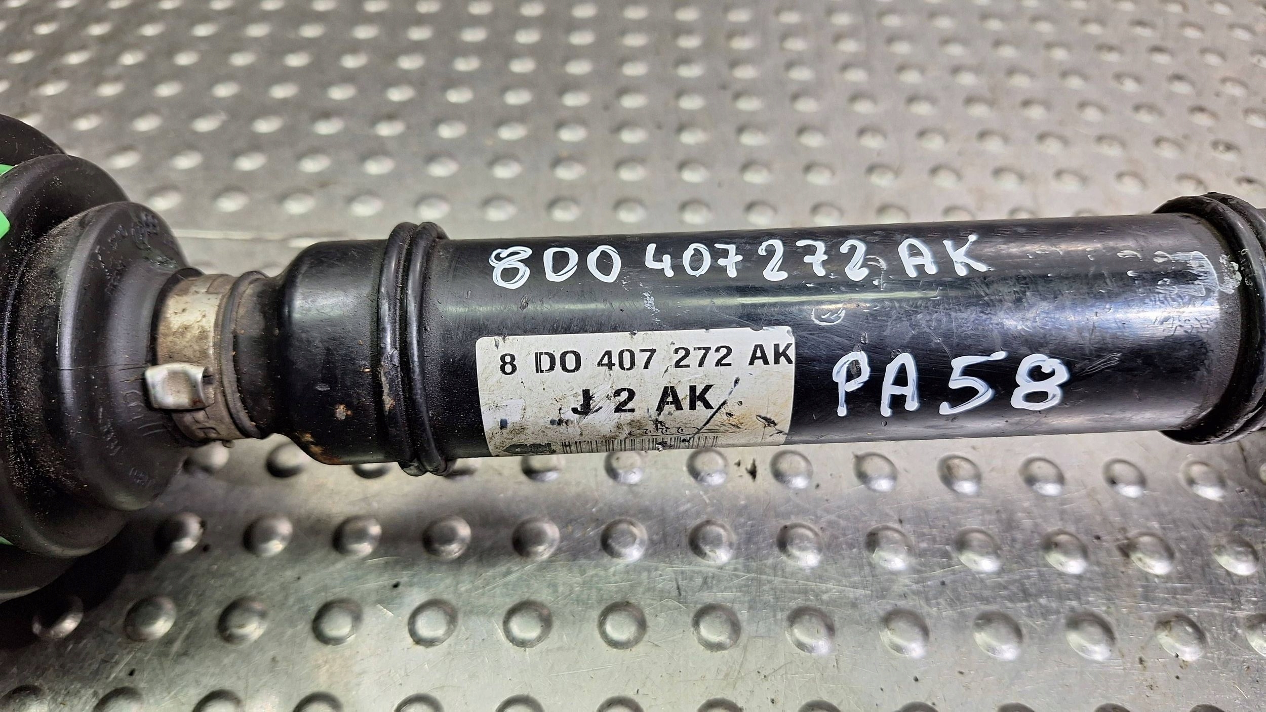 semi-axis right front 8D0407272AK VW PASSAT B5 AUDI A4 B5 2.4 2.8 B AUTOMAT