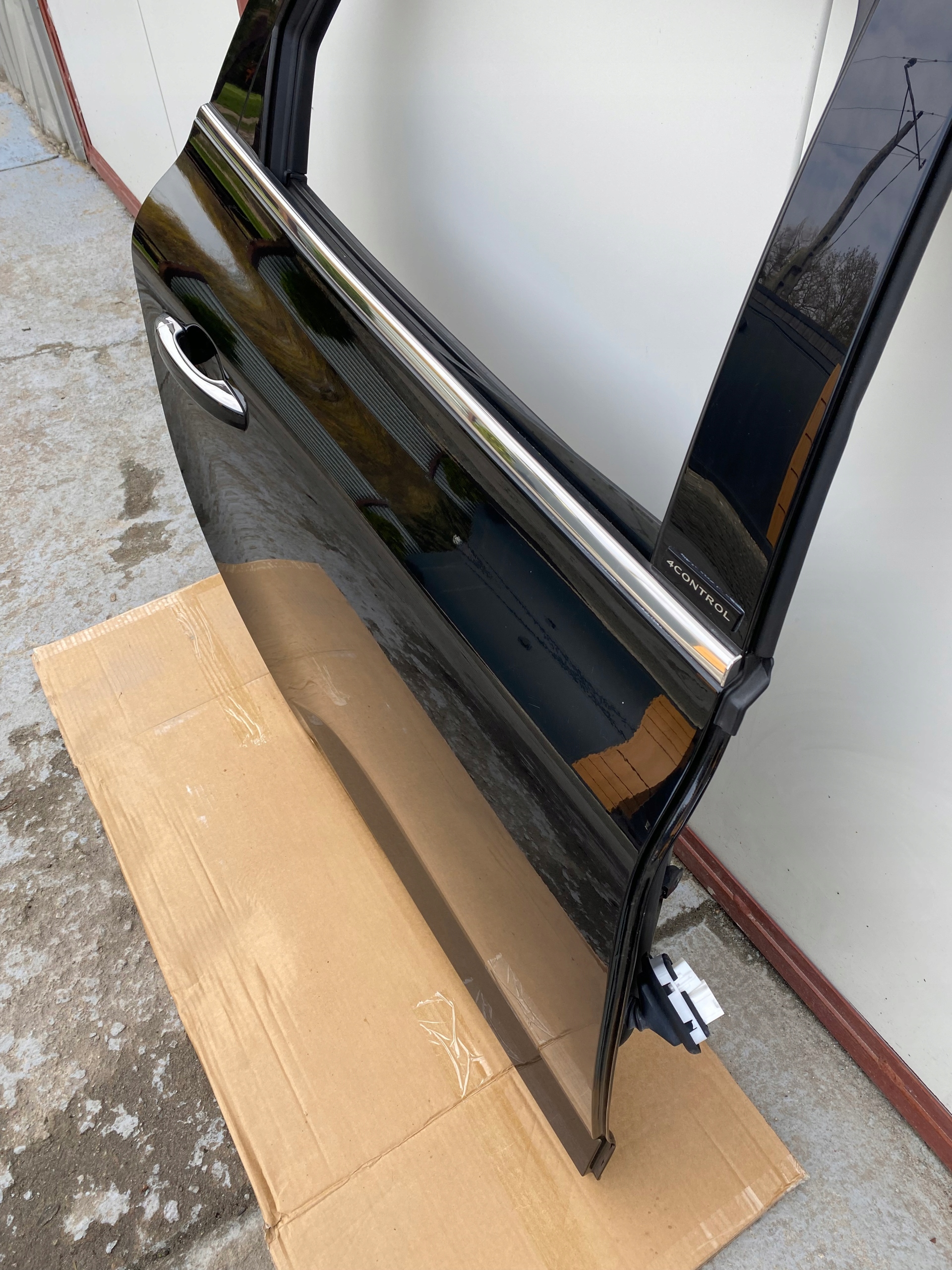 RENAULT TALISMAN sedan complete door right rear part black,