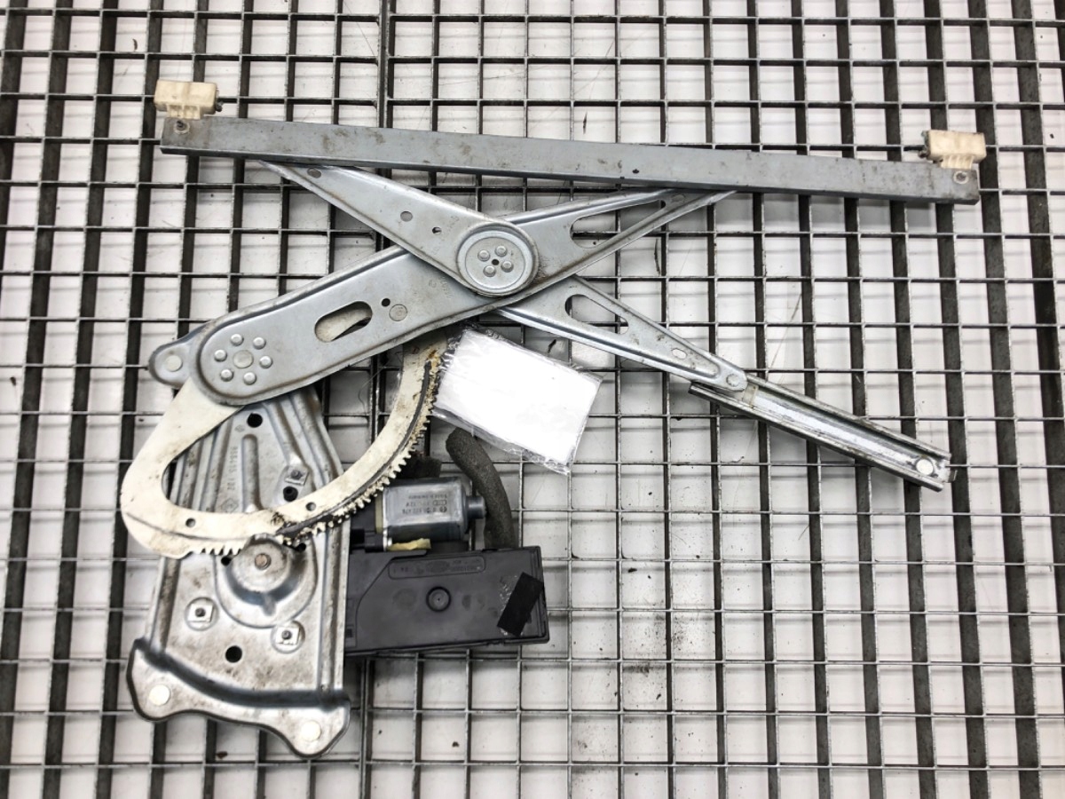 PODNOŚNIK SZYBY LEWY PRZÓD RENAULT MEGANE III 807310016R Hatchback Producent części OEM