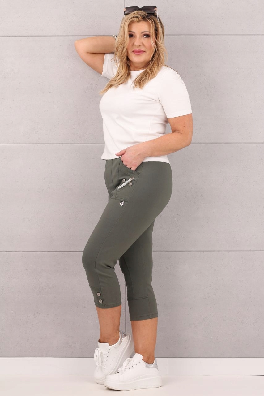 ELASTYCZNE SPODNIE RYBACZKI DAMSKIE NA GUMCE DUŻE ROZMIARY Z GUZIKAMI LUŹNE Marka FEMIMODA