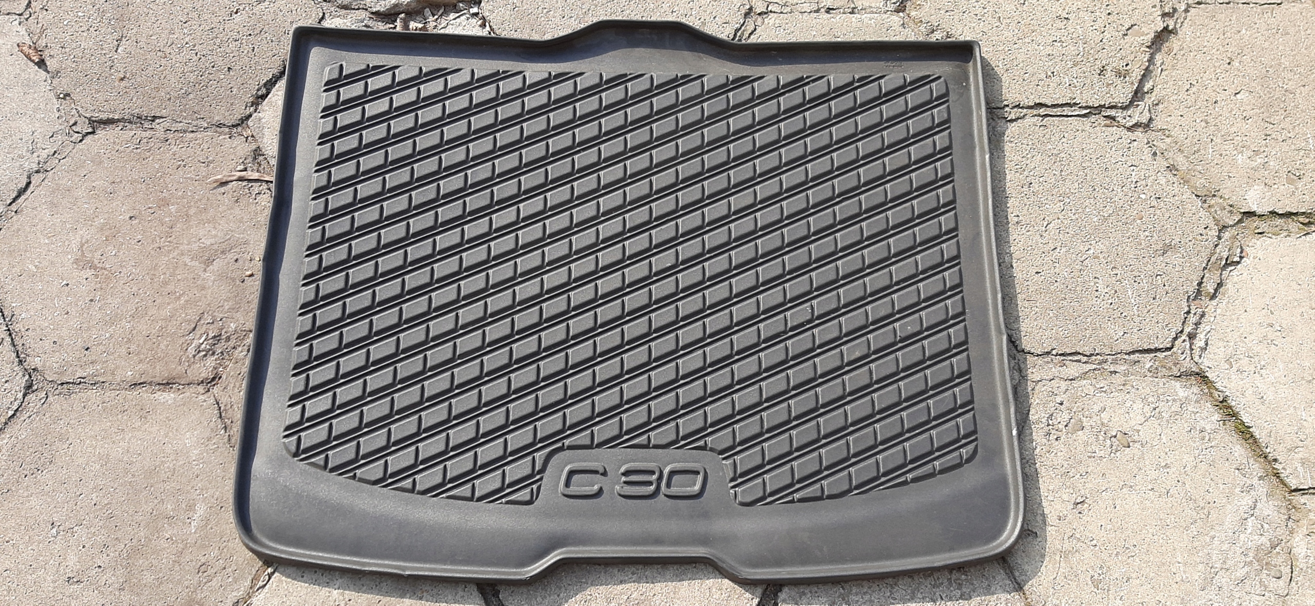 Mata bagażnika VOLVO C30 ORYGINALNA