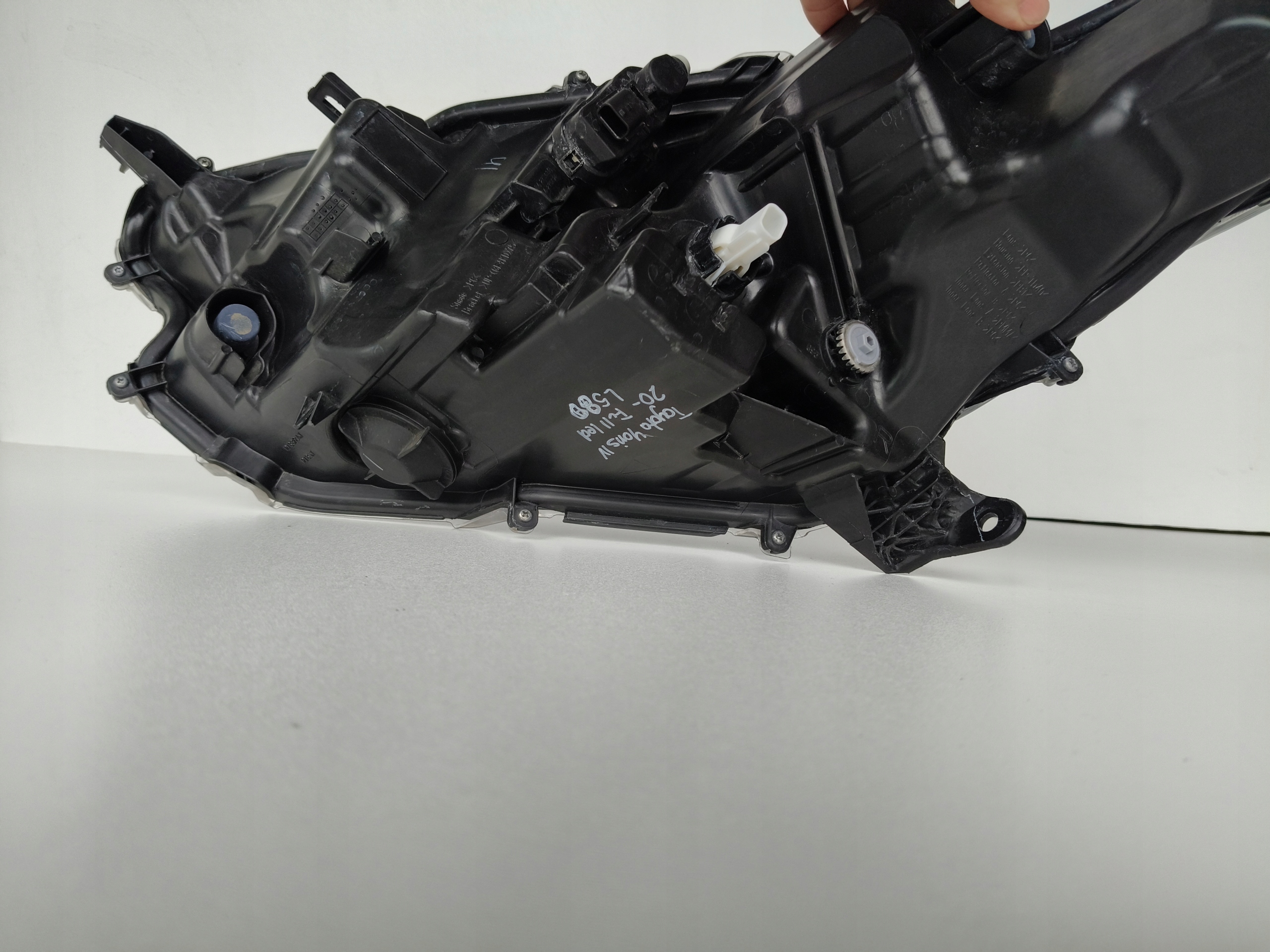 light right REFLEKTOR TOYOTA YARIS IV 20- MAZDA 2 23- FULL LED