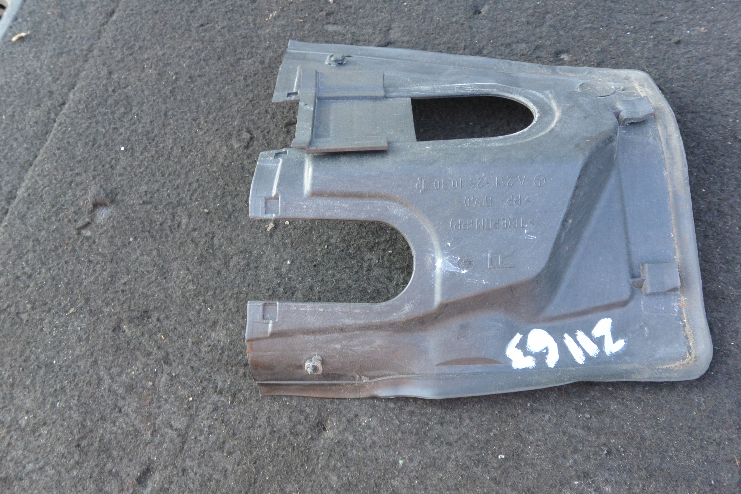 COUVRE KOMORY MOTEUR MERCEDES W211