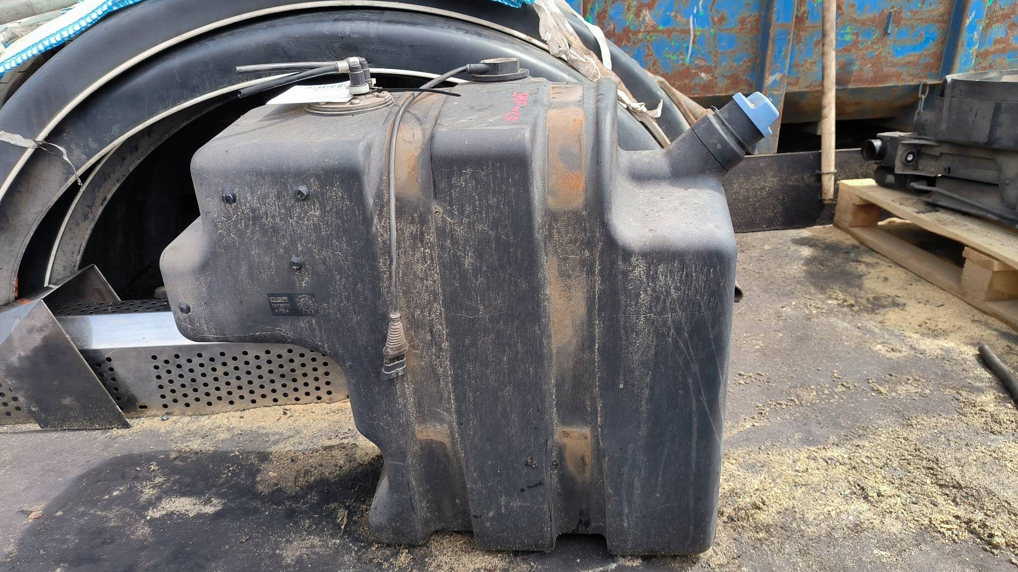 tank ADBLUE 1678911 DAF 75.310