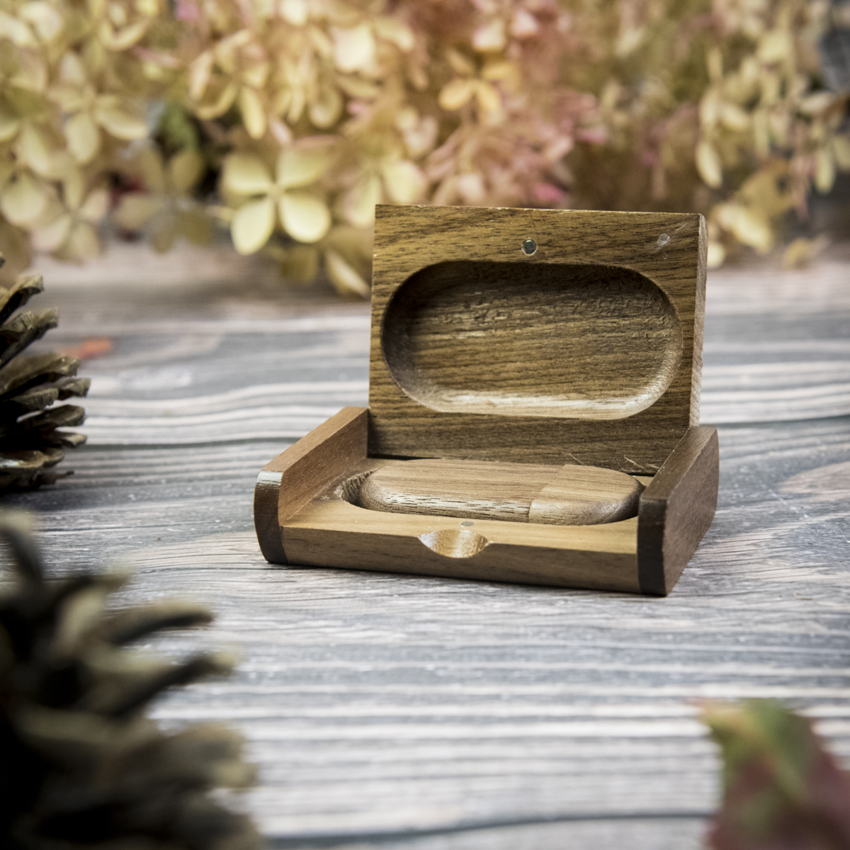 Pendrive Drewniany - Orzech 32 GB + Box + Grawer Pojemność 32 GB