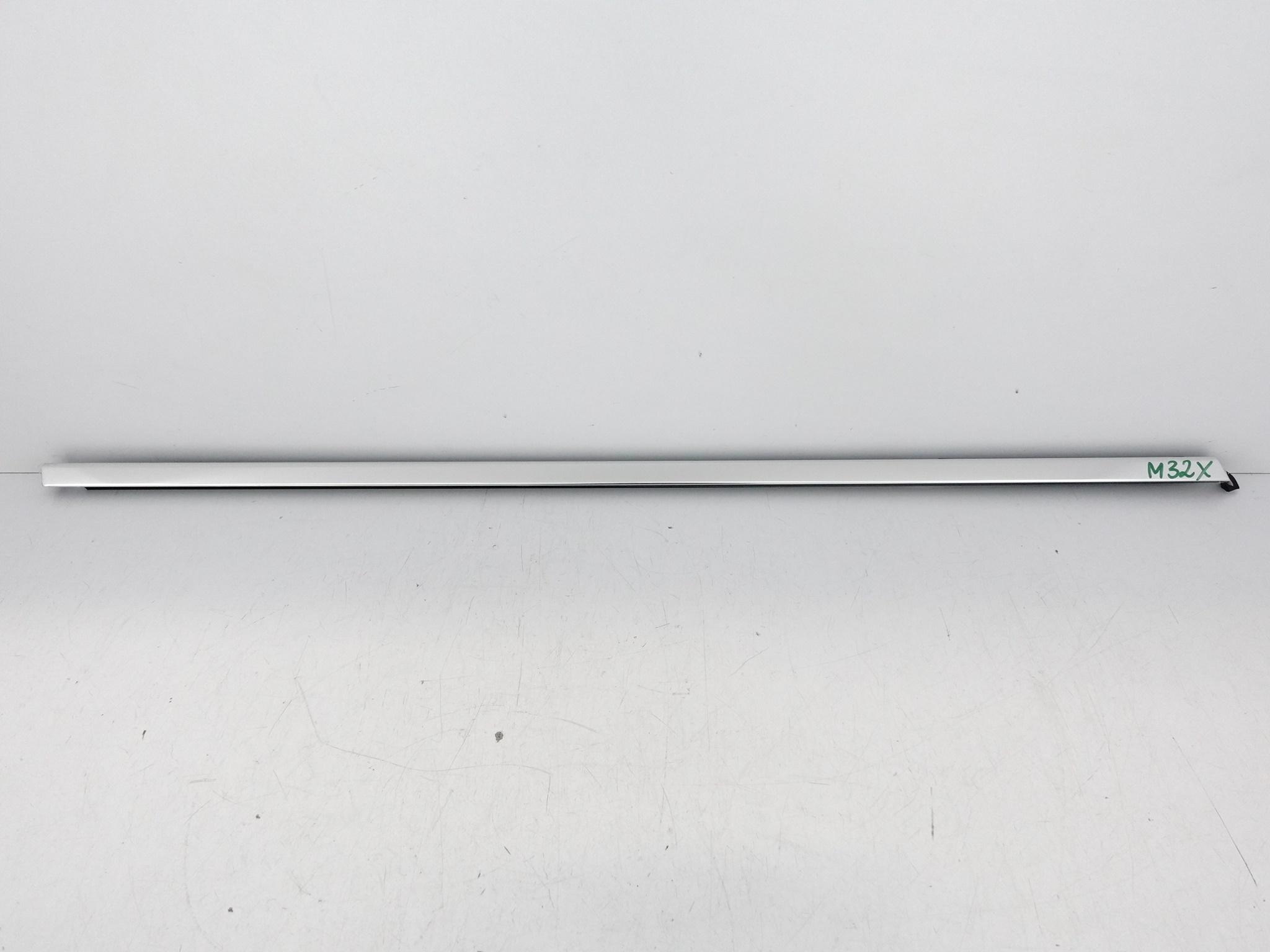 PORSCHE MACAN 14- LIFT moulding dust windows door right front CHROM GV9