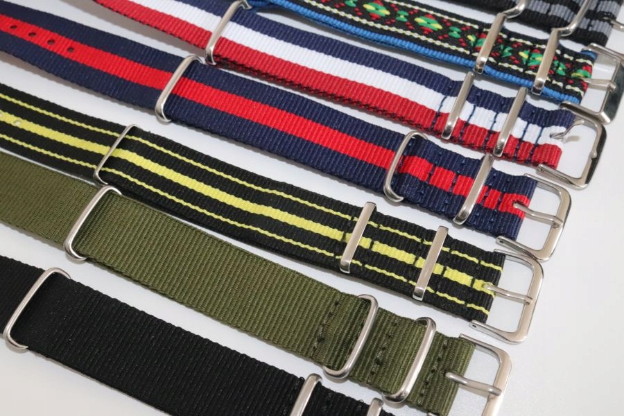 PASEK DO ZEGARKA typu NATO 20 mm wodoodporny, VEGE nylonowy jednoczęściowy Kod producenta PNNCh-CzarCzerZol20-T2A