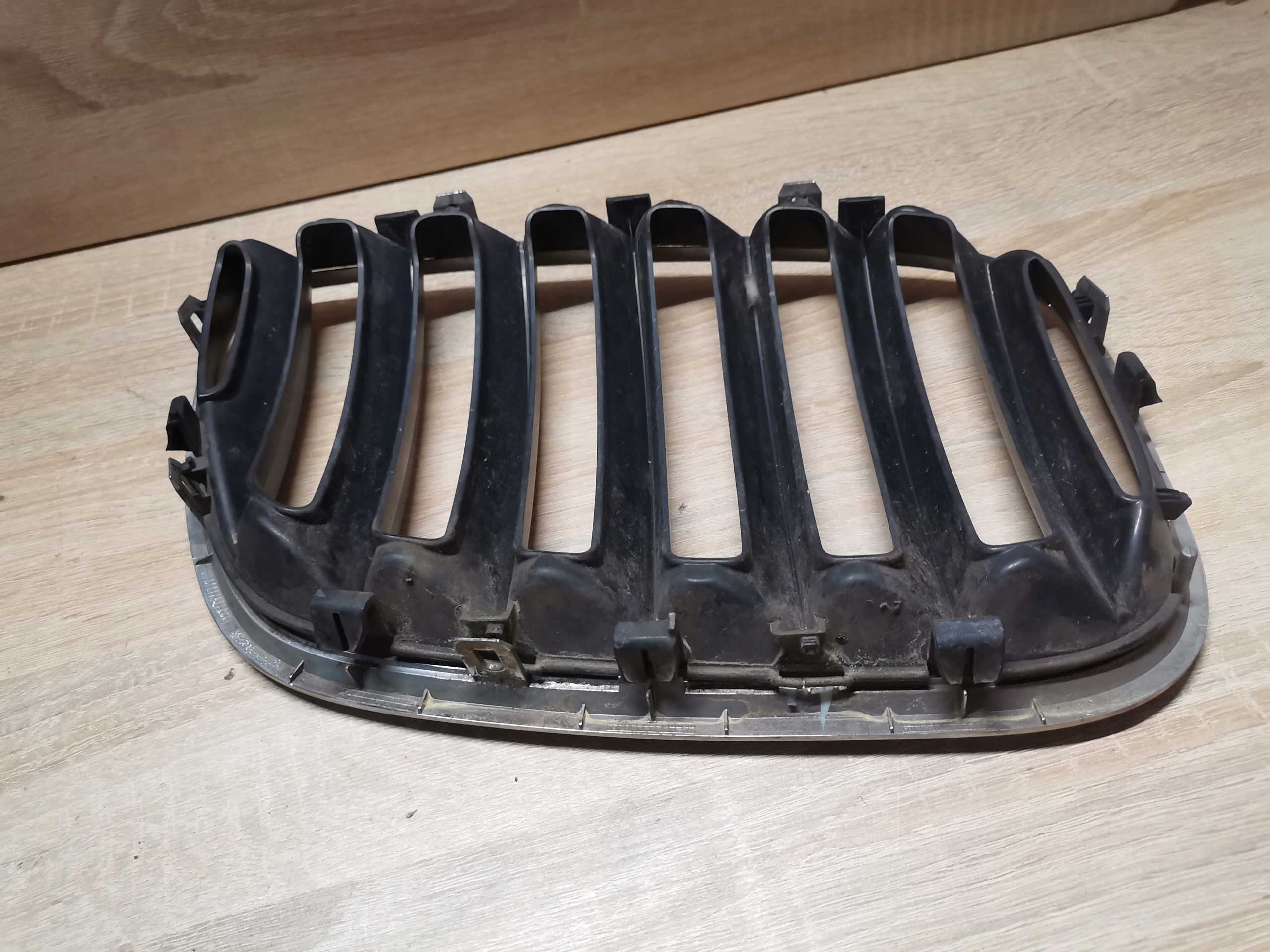 hip pack hűtőrács maszk bal BMW X5 E53 LIFT 7124815