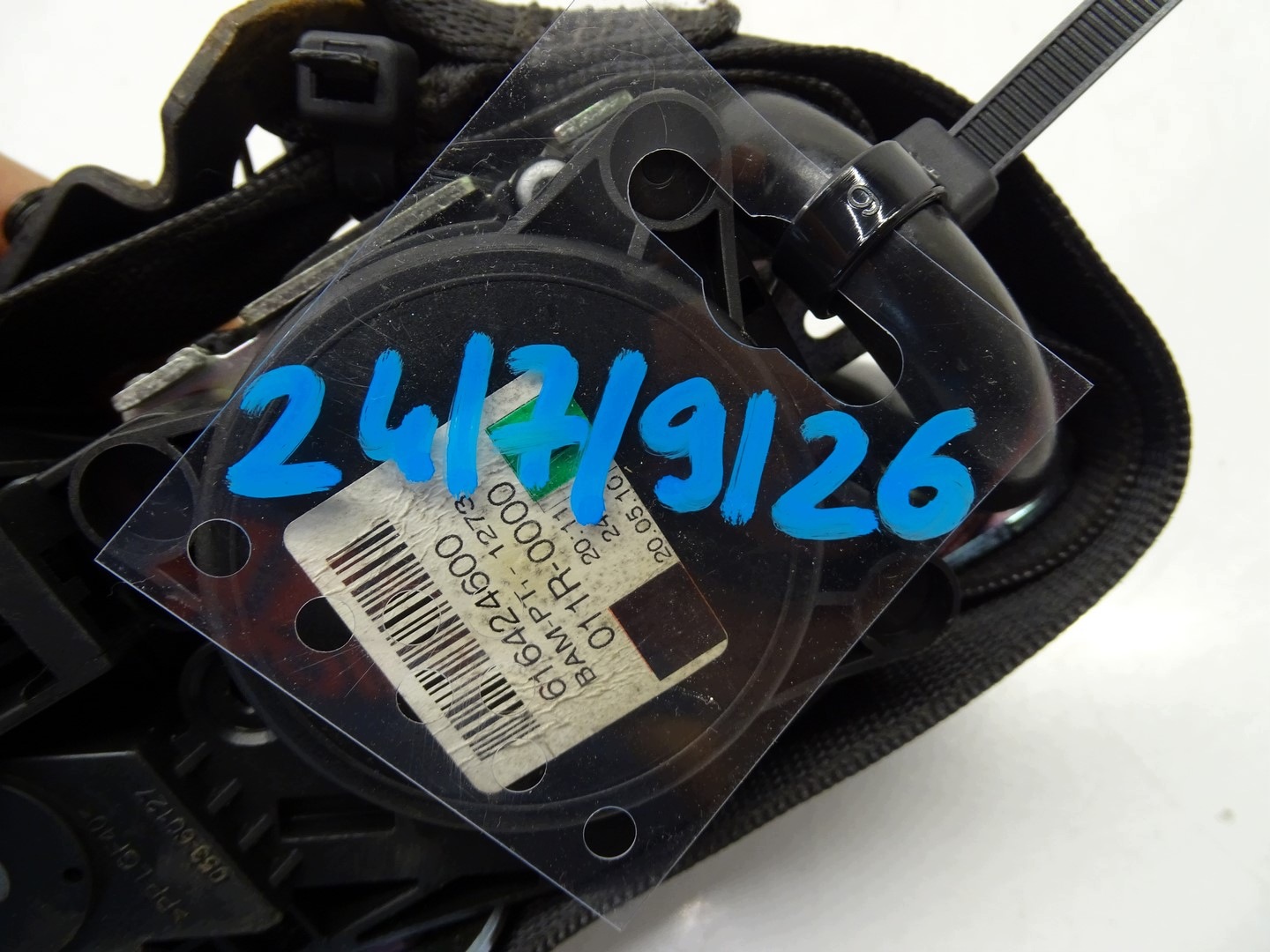 tension belt safety right front front MERCEDES W204 A2048602686