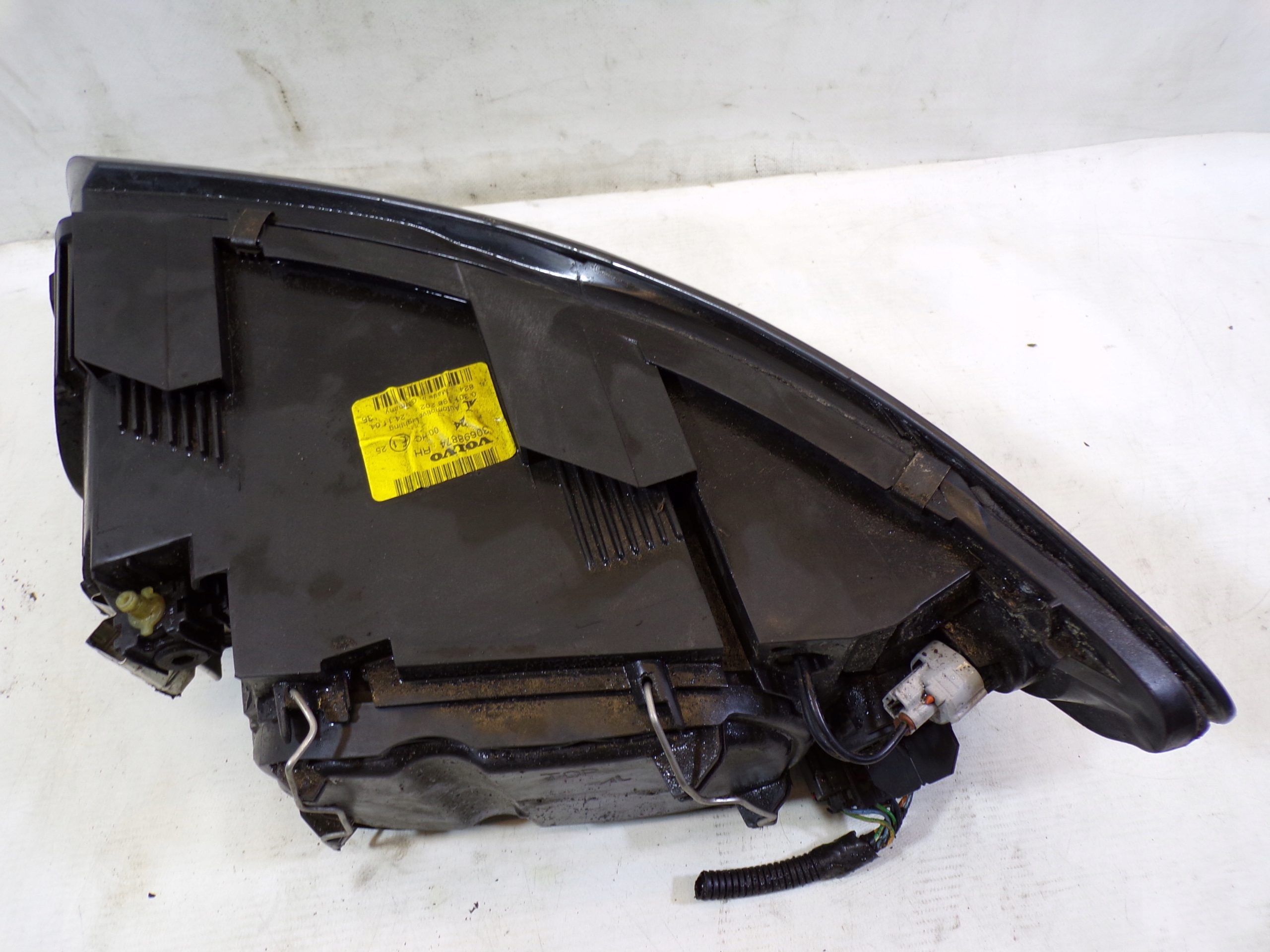 light front front right VOLVO V50 (3)
