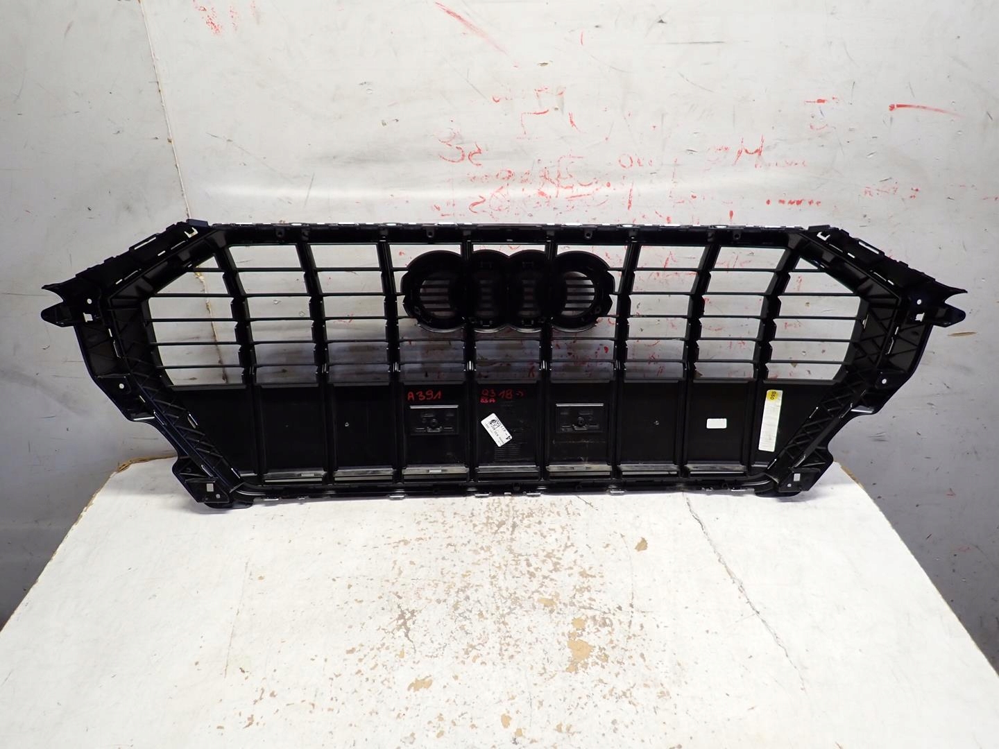 Grill AUDI Q3 II 2018- 83A853651