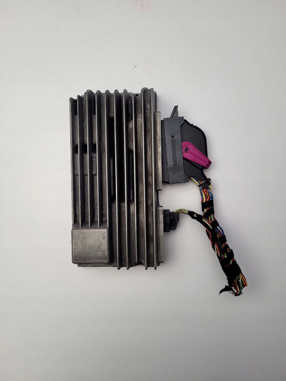 WZMACNIACZ RADIA AUDIO BANG OLUFSEN AUDI A4 B8 A5 8T 8T1035223A