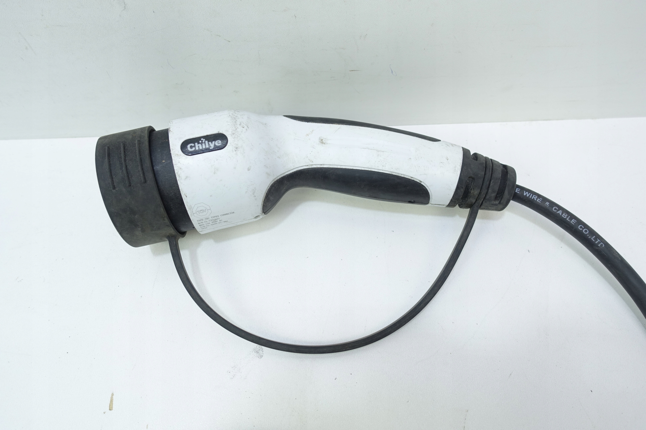 LADOWARKA Conduit pieces tuyaux 13A 250V Maxus e-Deliver 3