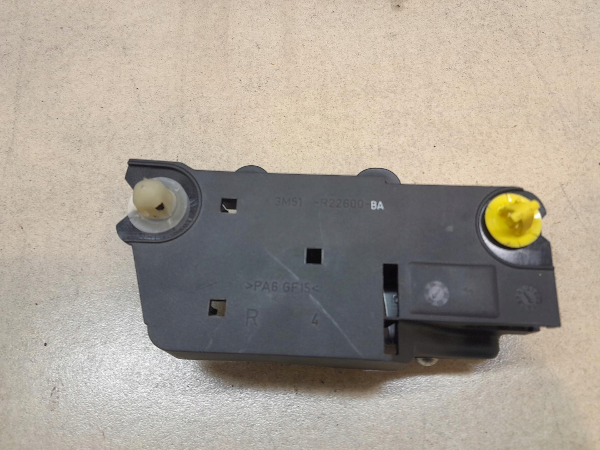 handle inner right rear part FOCUS C-MAX 3M51R22600BA