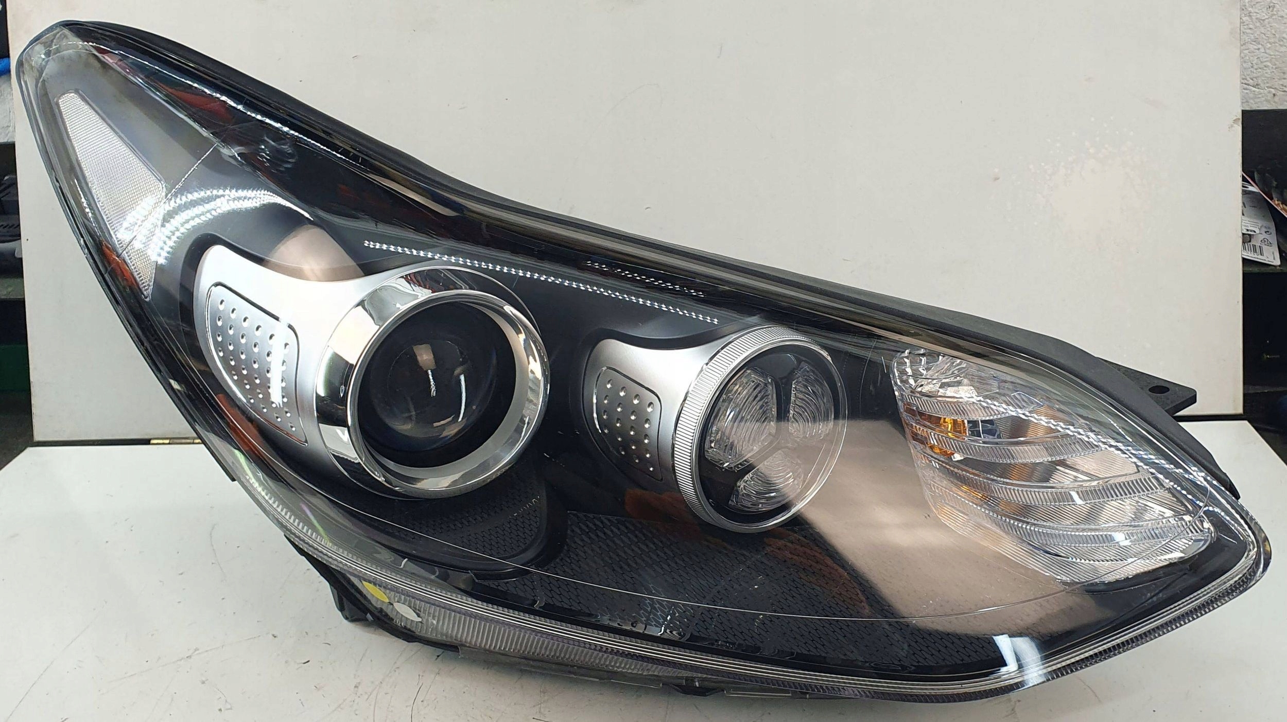 KIA Sportage 4 IV 15- XENON LED right light front front reflektor €