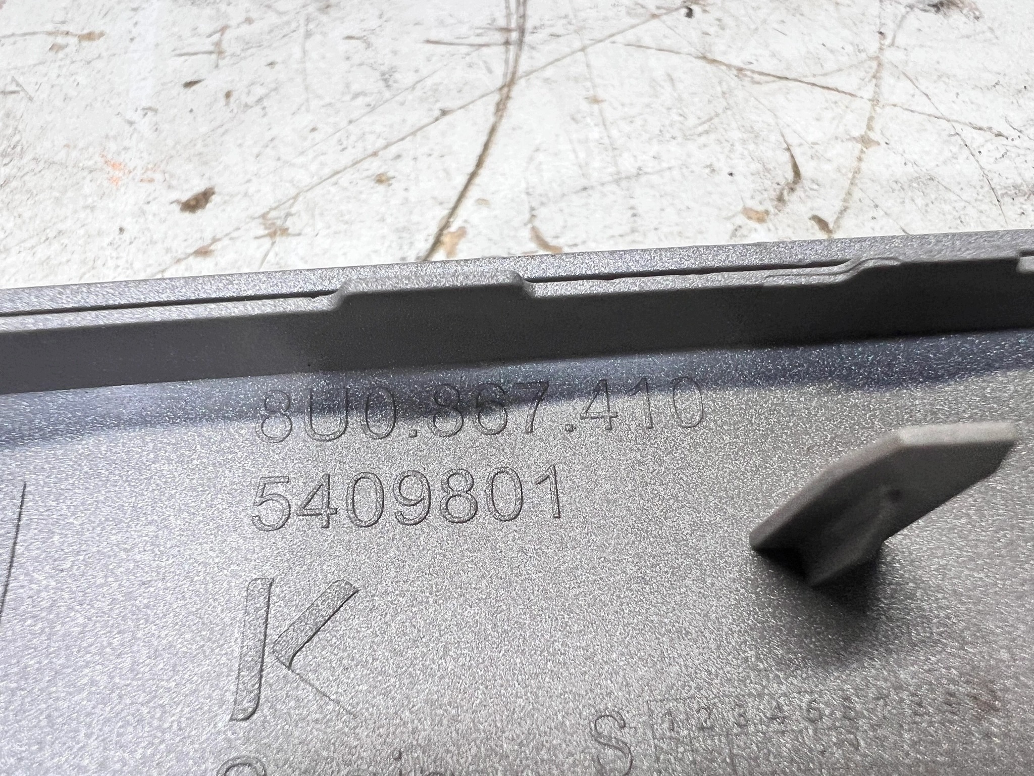 DEKOR moulding door right front AUDI Q3 8U 8U0867410 grey