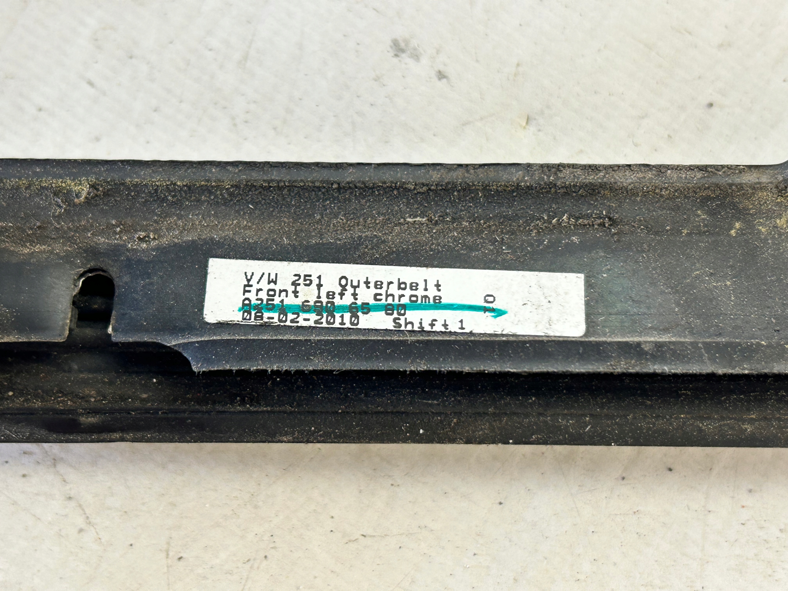 moulding door left front dust CHROM MERCEDES W251