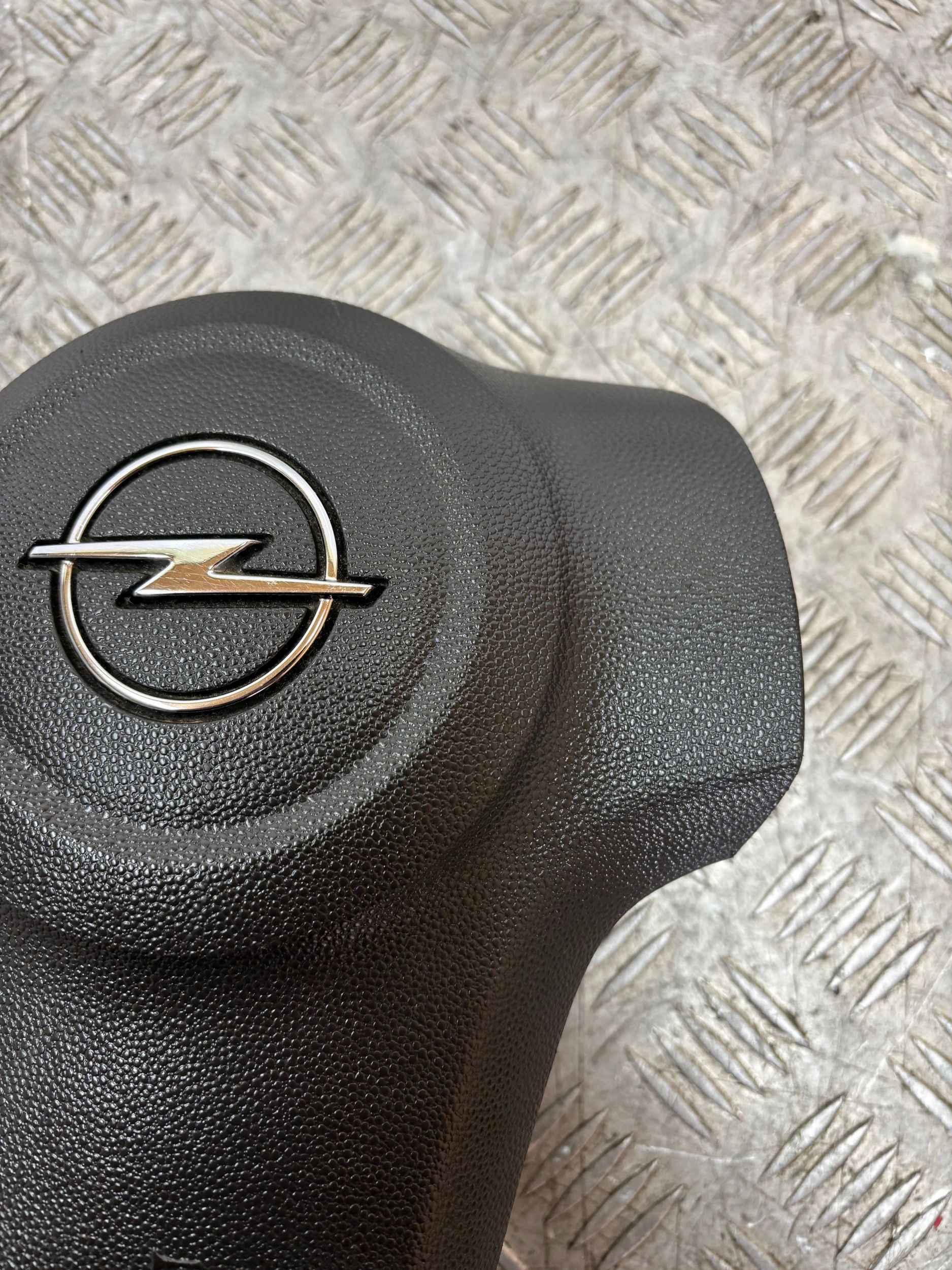 AIRBAG Airbag Deckel OPEL CORSA D 13235770