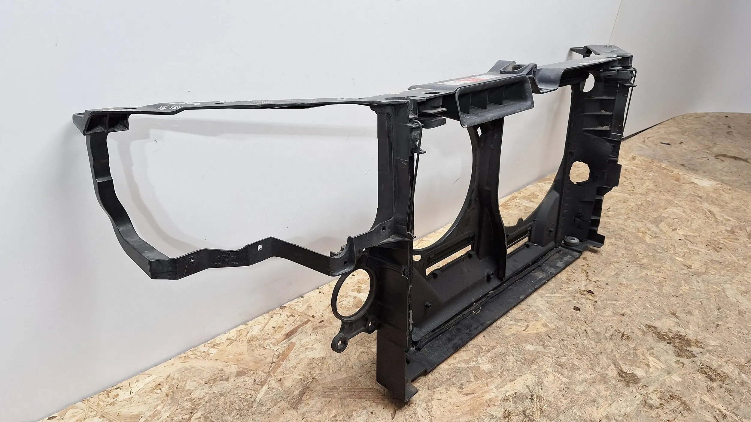 support panel for radiators pillar iron 4D0805571AB AUDI A8 D2 LIFT