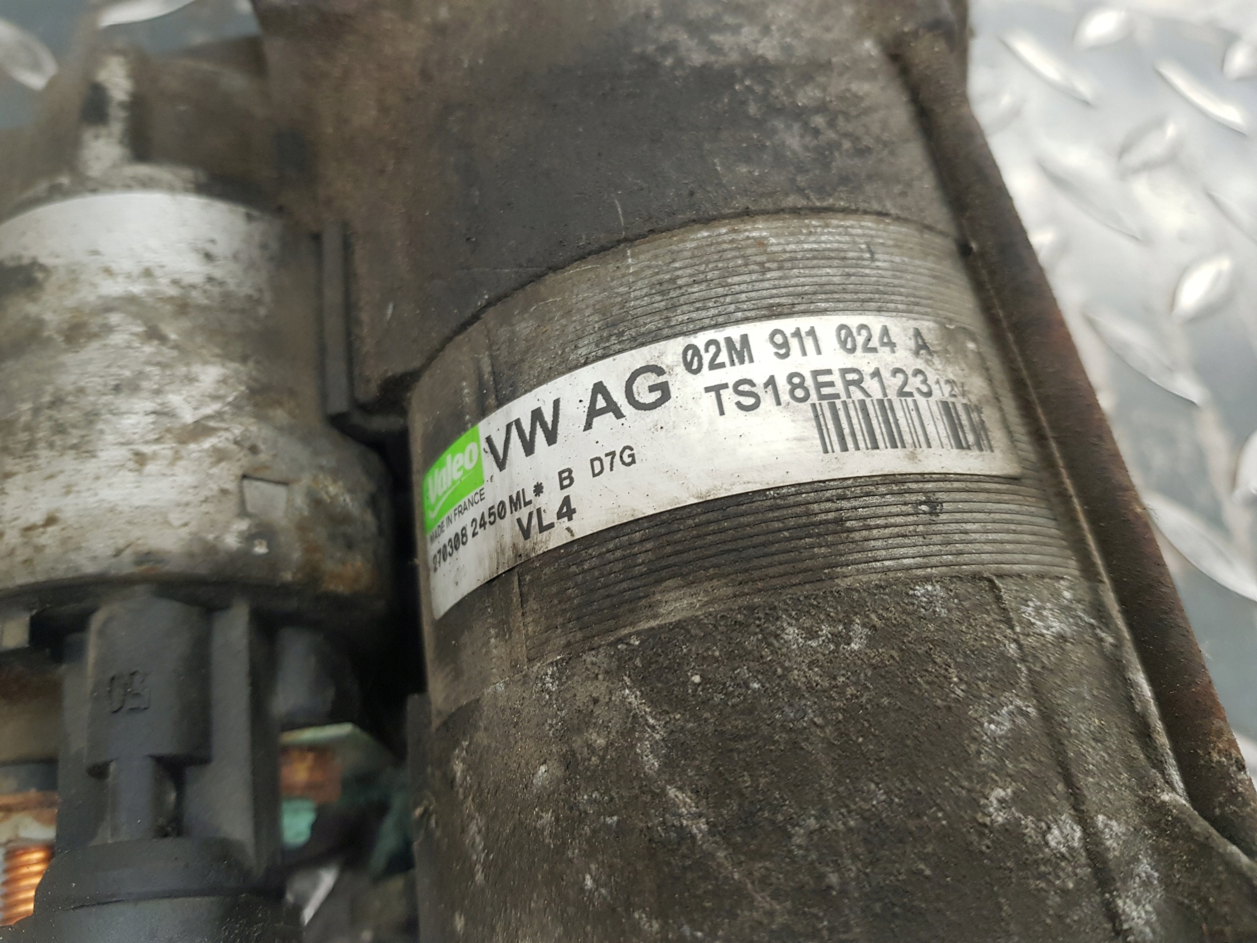 startér VOLKSWAGEN PASSAT B6 02M911024A