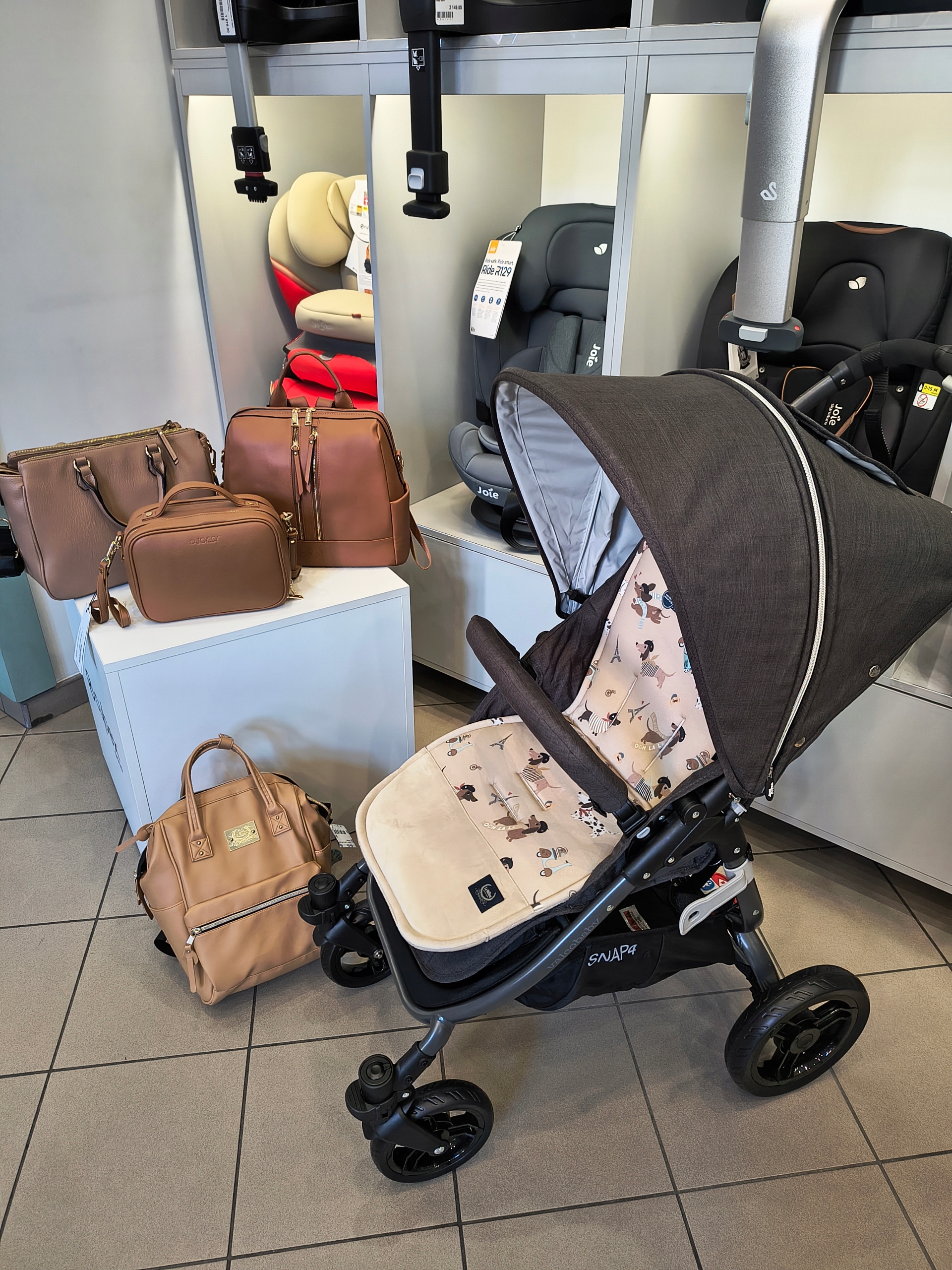 Valco Wózek SNAP 4 tailor made charcoal + przykrycie Liczba kół 4