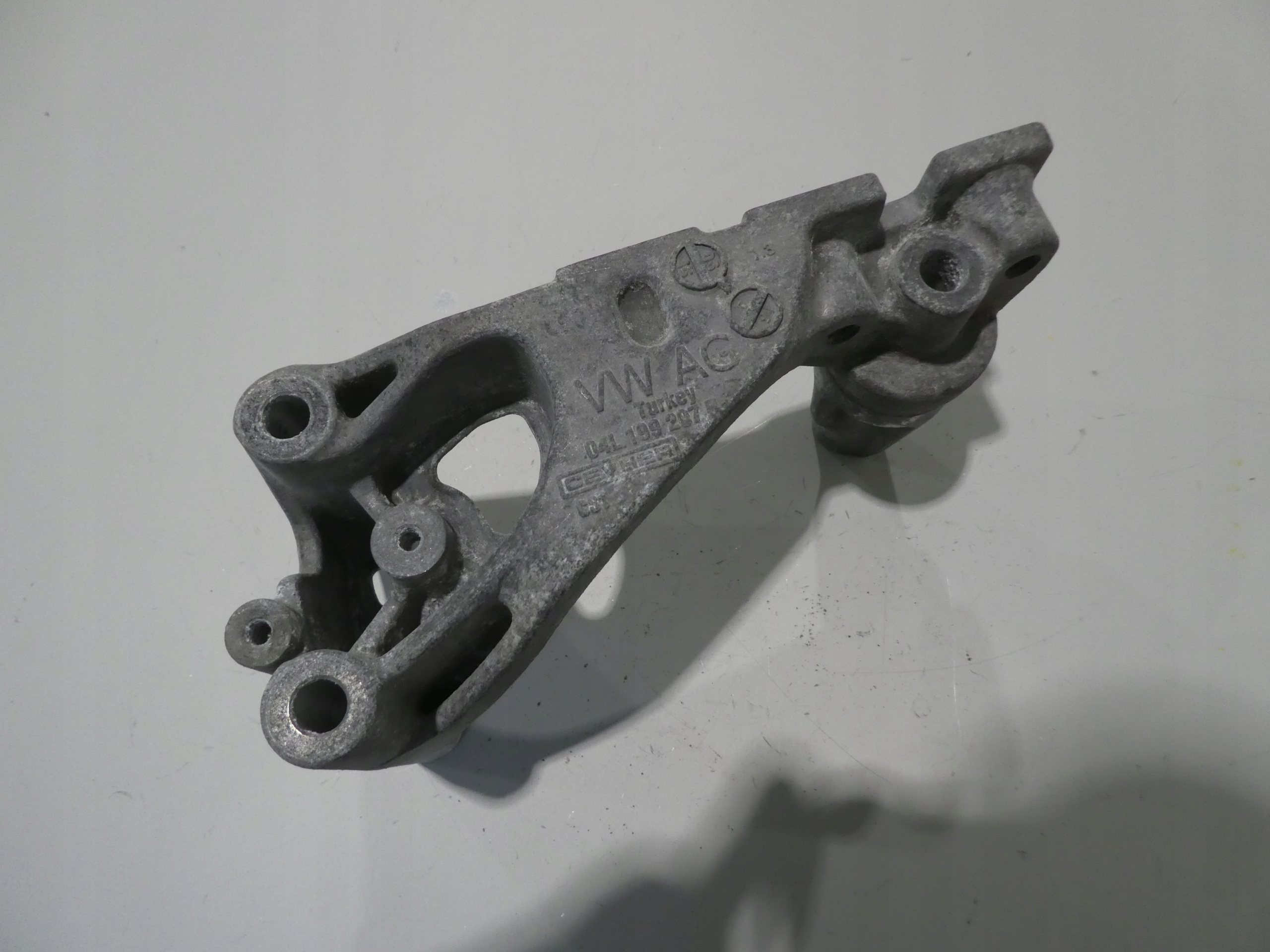 engine mount VW SEAT SKODA VW 04L199207B
